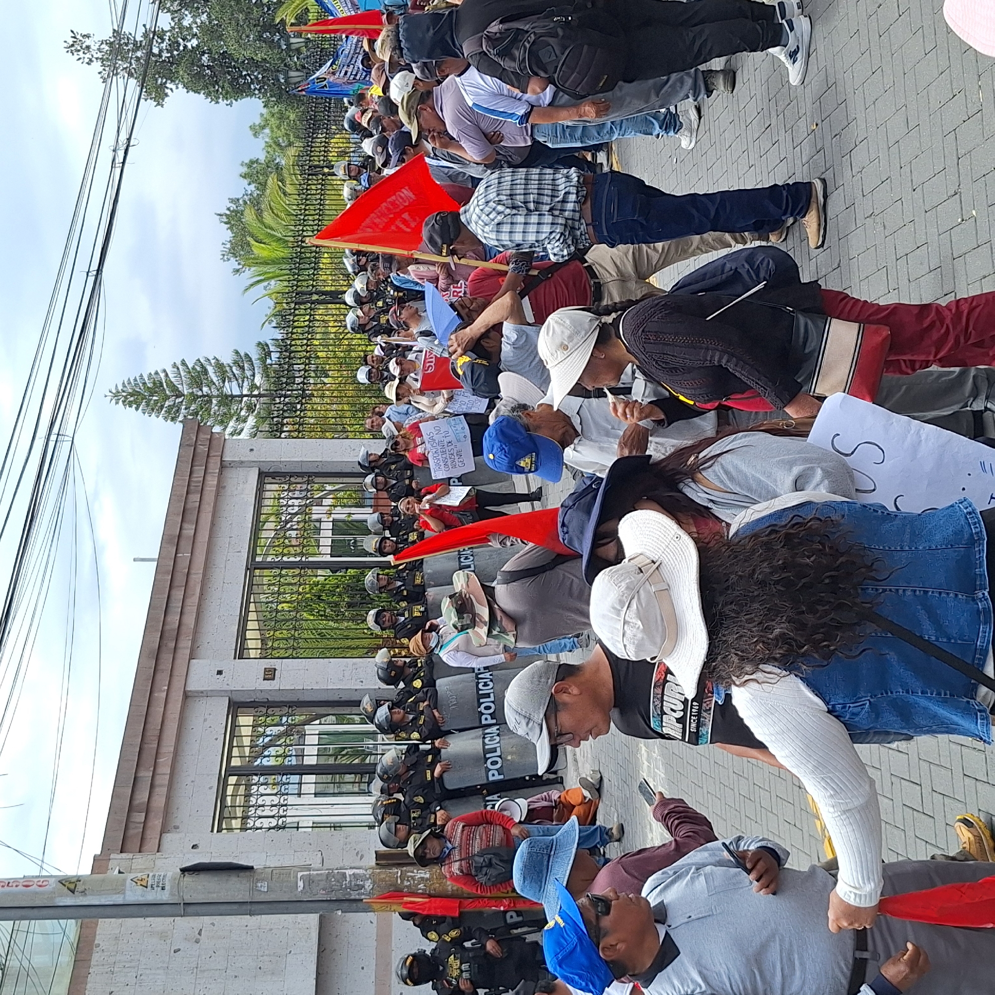 Peru protesters rally against public transportation fare increases