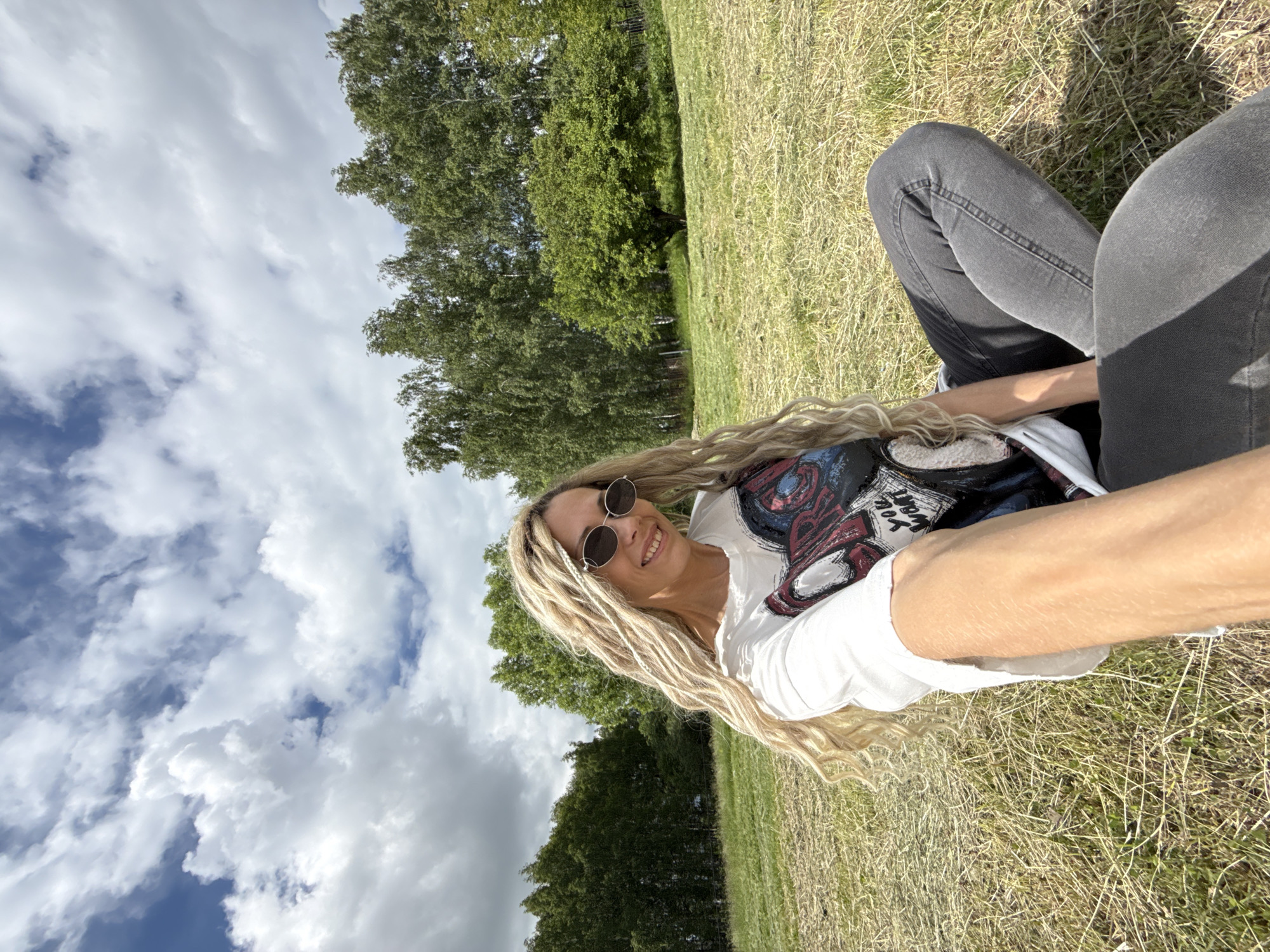 Casual portraits and cloudscape captured in Rusanovo, Russia