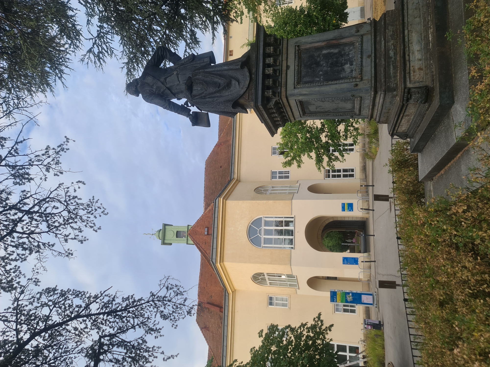 Morning tour of University of Vienna's Spitalgasse campus