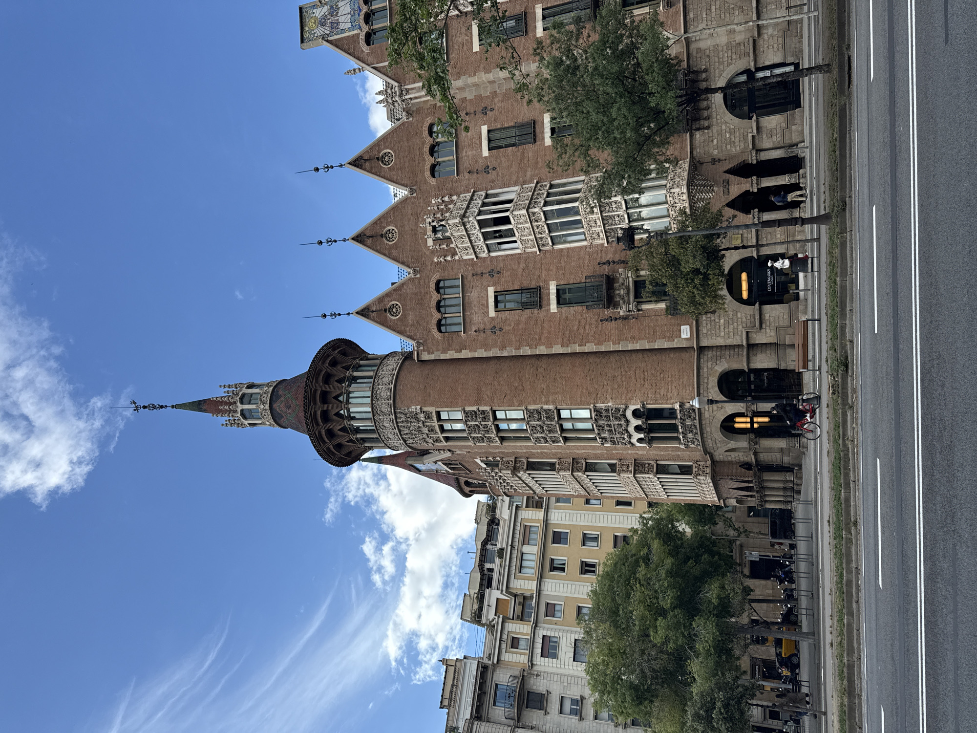 Scooter rider documents afternoon journey through Barcelona's Diagonal district