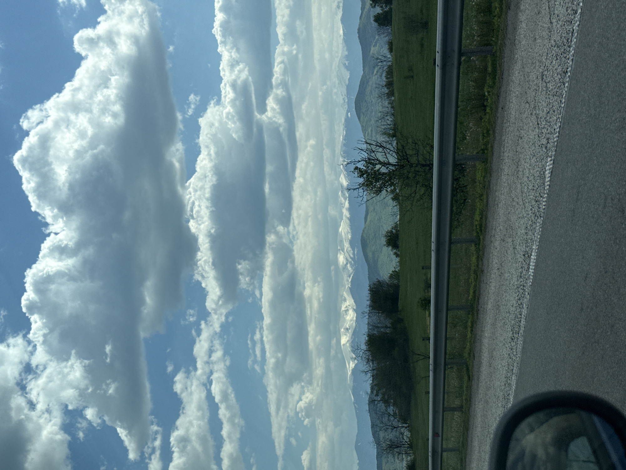Motorist captures mountain scenery while driving near Ihtiman, Bulgaria