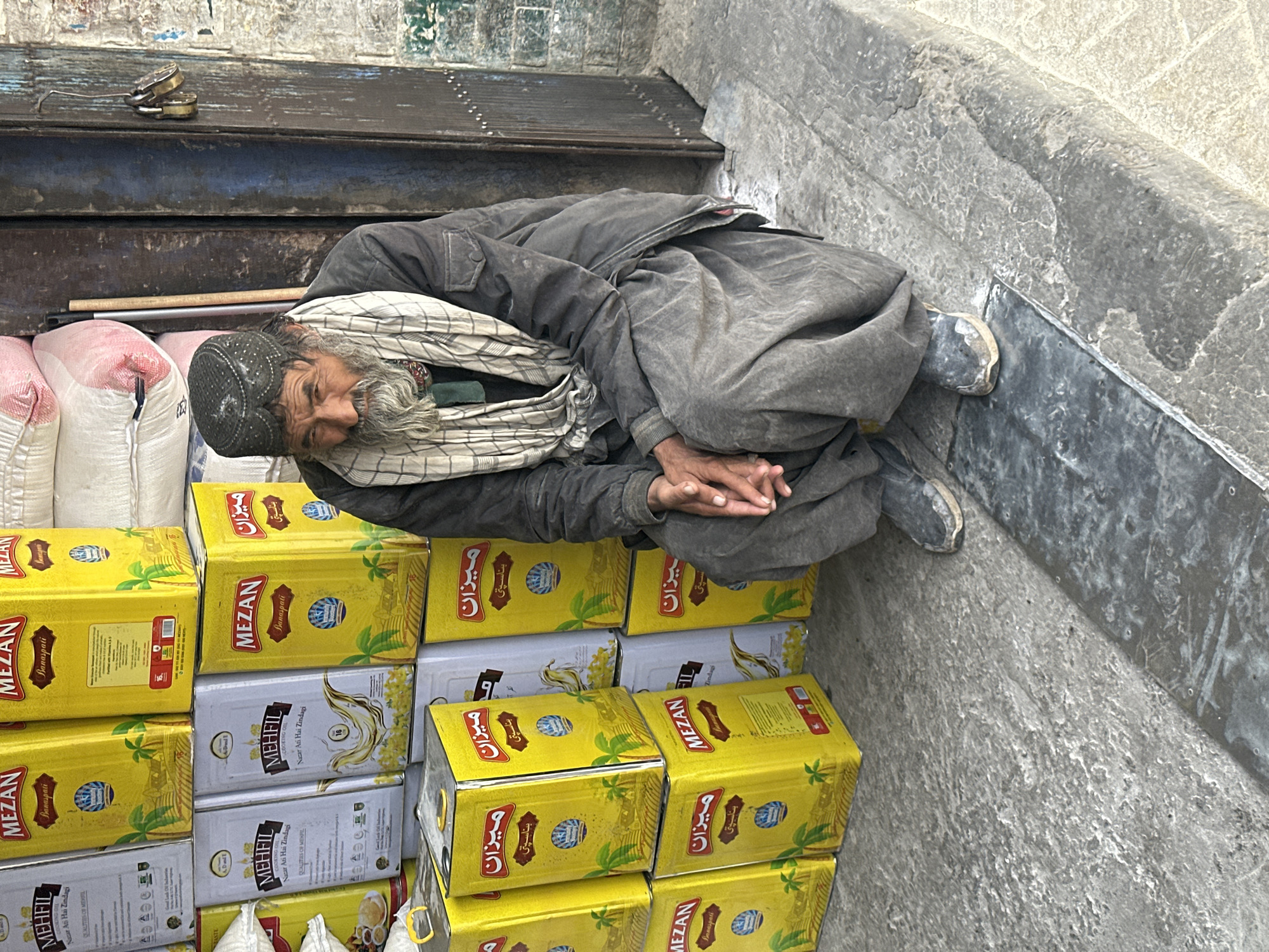 Morning market life documented in Quetta, Pakistan
