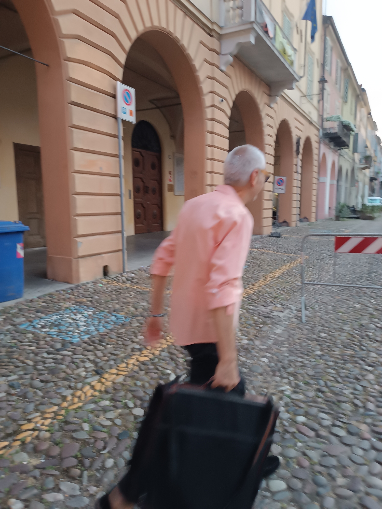 Live music fills Guastalla's piazza at sunset