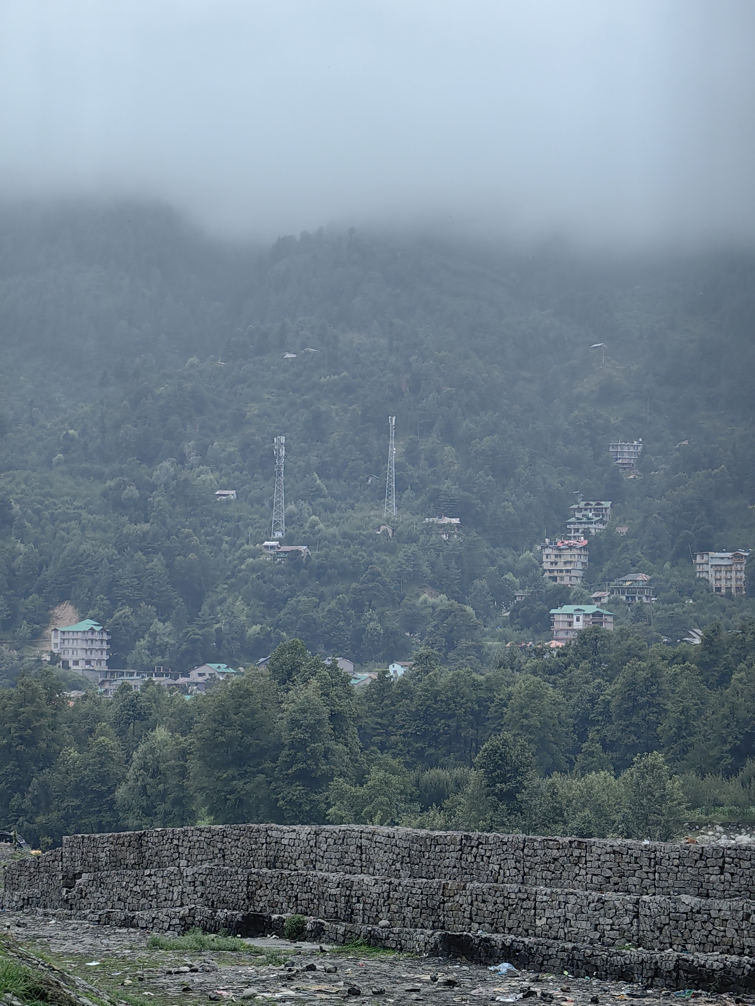 Misty morning traffic and mountain scenes in Bahang, Himachal Pradesh