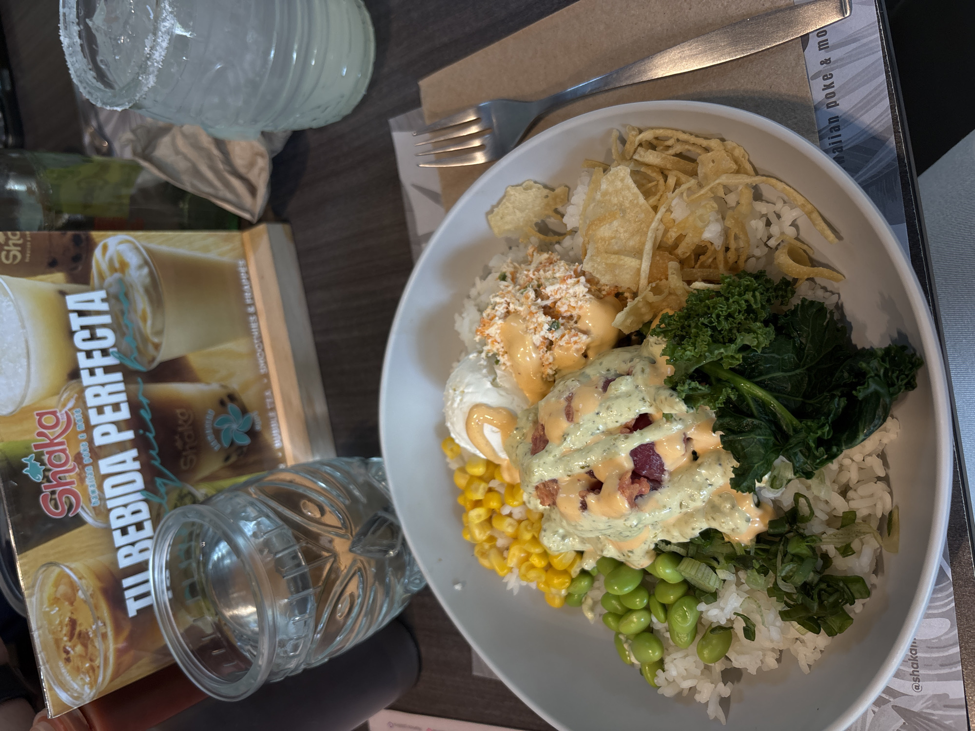 Diner enjoys Hawaiian poke bowl at Mexico City restaurant