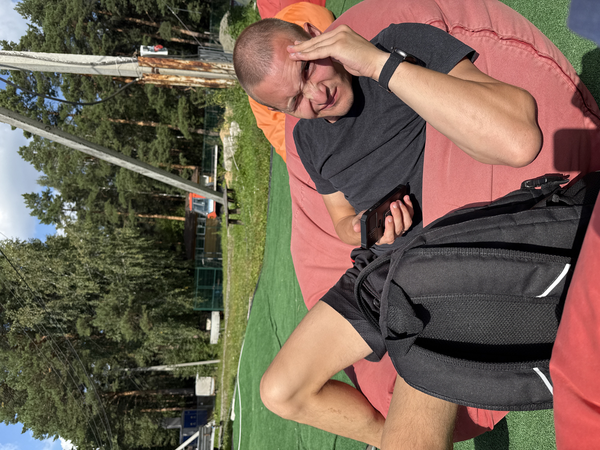 Relaxed outdoor hangout spot in Yekaterinburg with beanbags and inflatables
