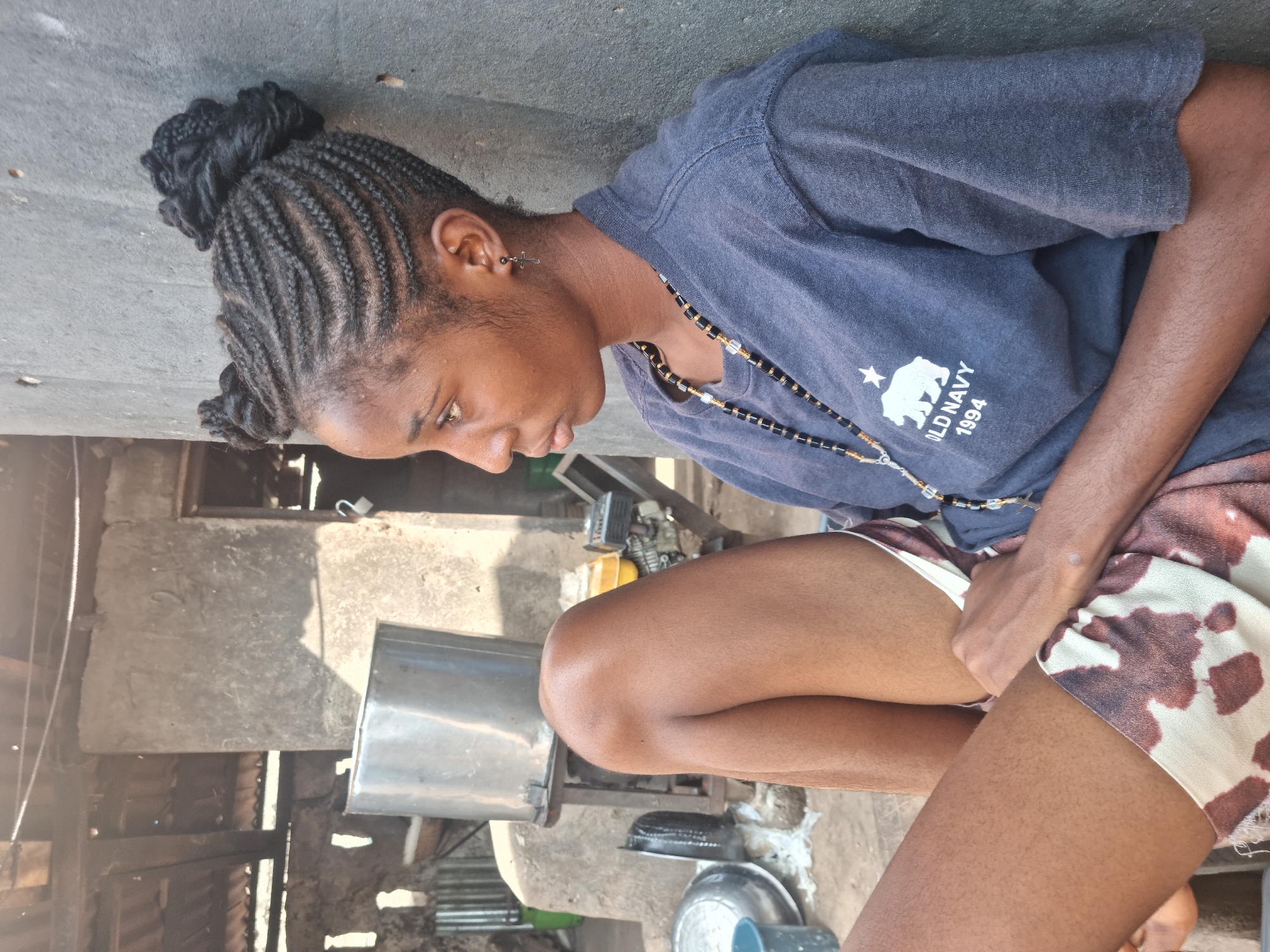 Daily life documented in Onitsha: selfies, meals, and avocado market
