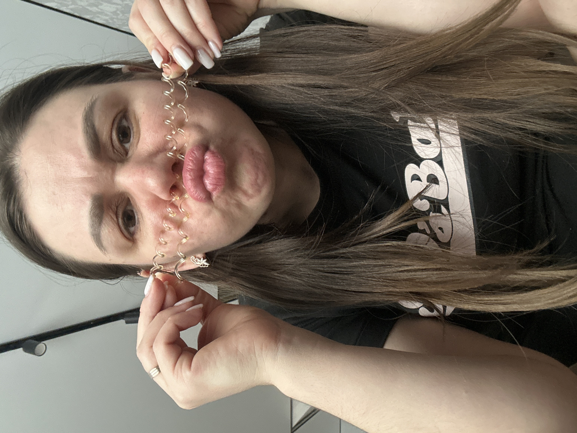 Woman documents workout routine, selfies in Chaikovsky, Russia