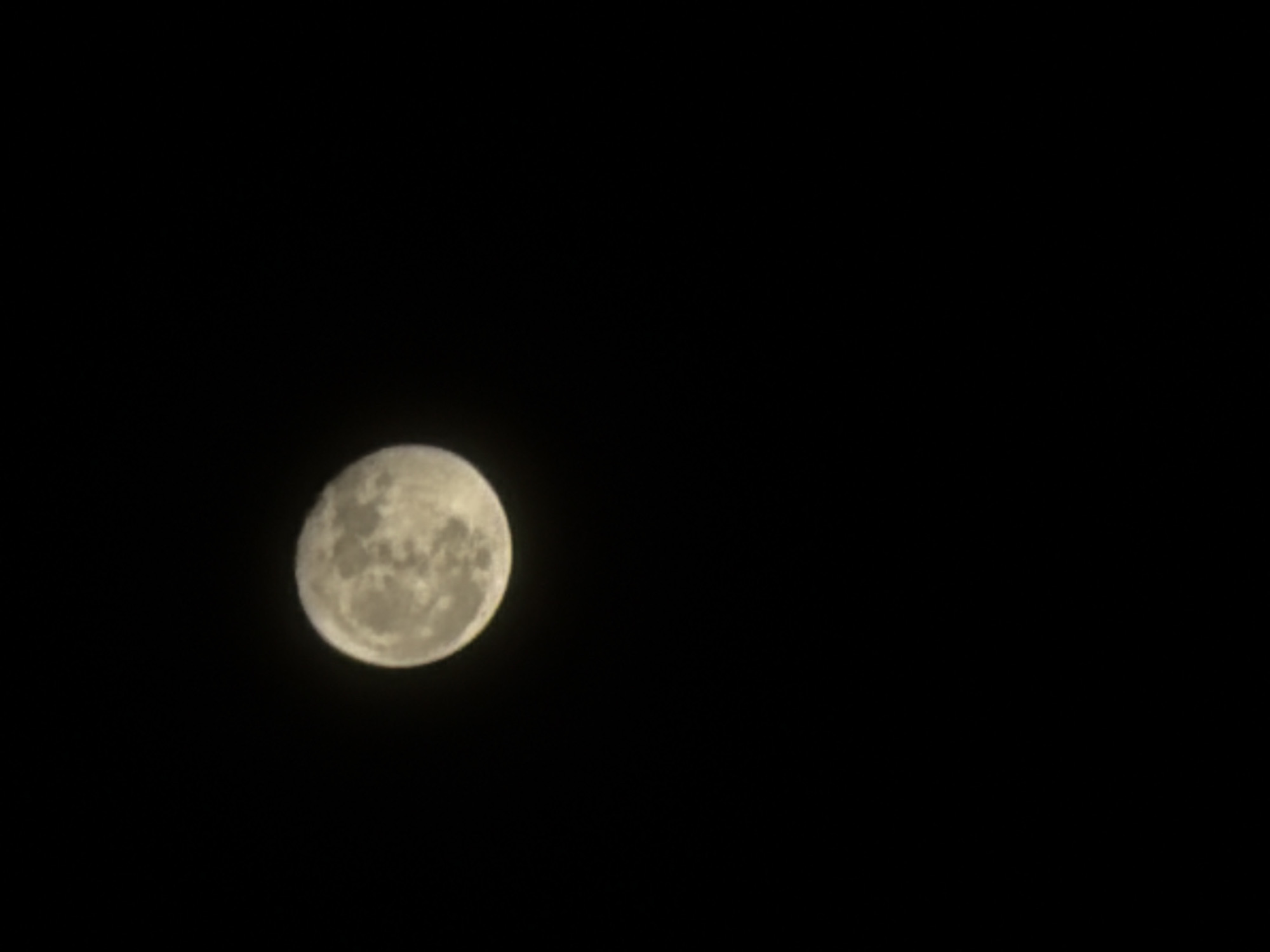 Moon photographed in pre-dawn sky over central Mexico