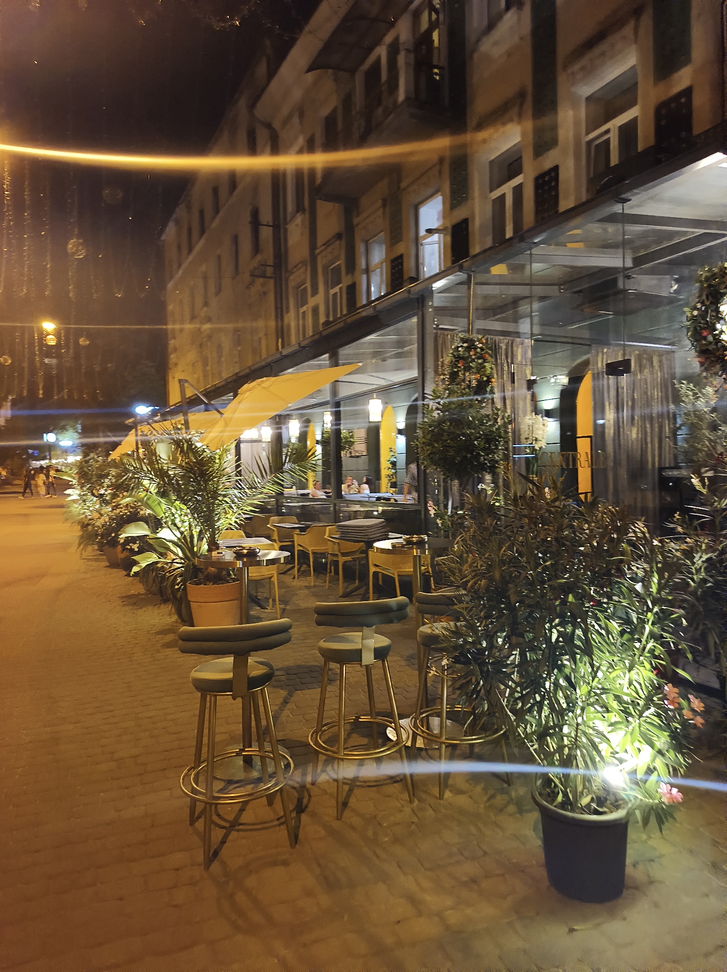 Night stroll through Ternopil's historic city center