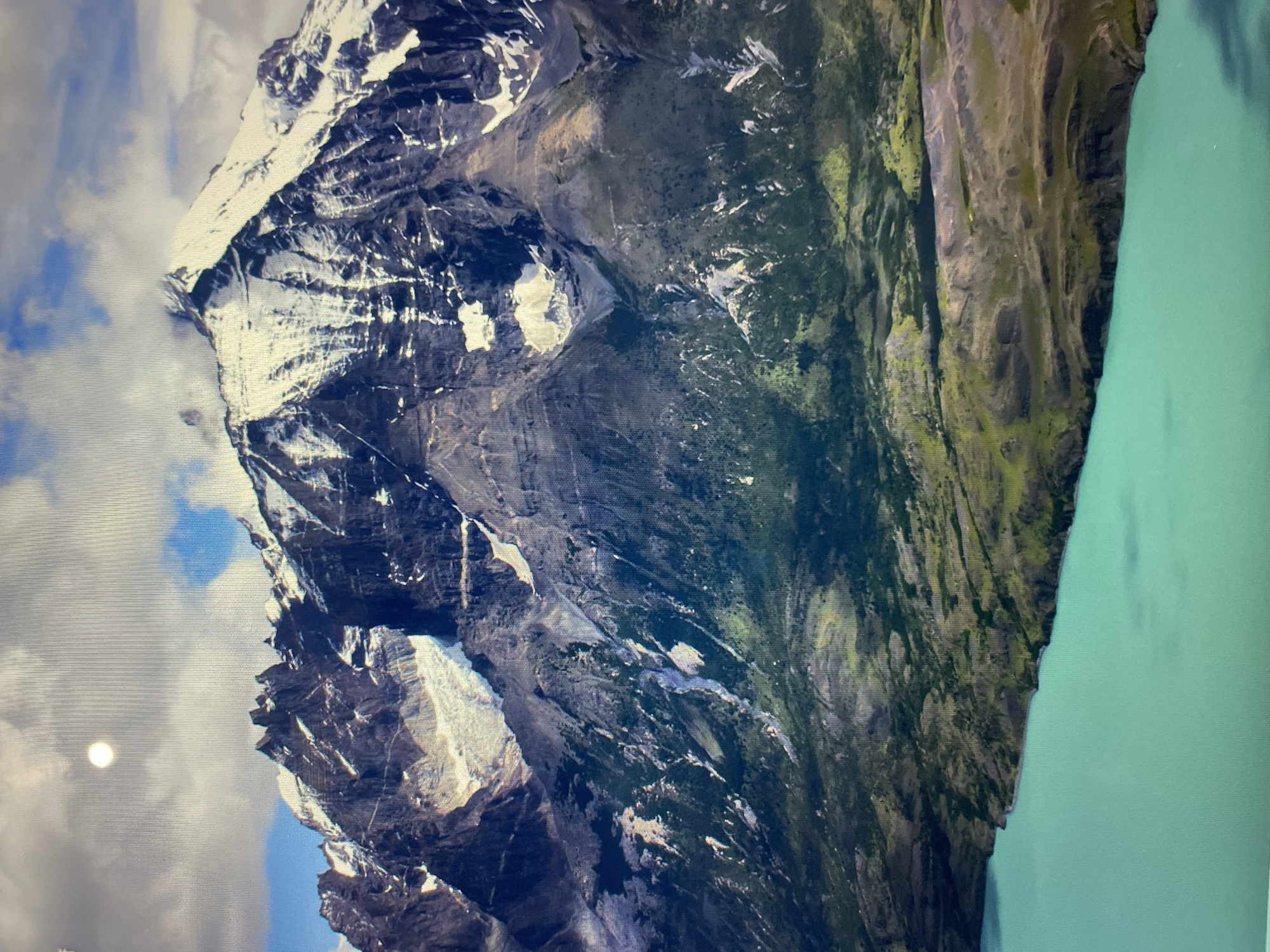 Mexico City witness views mountain lake image from elsewhere