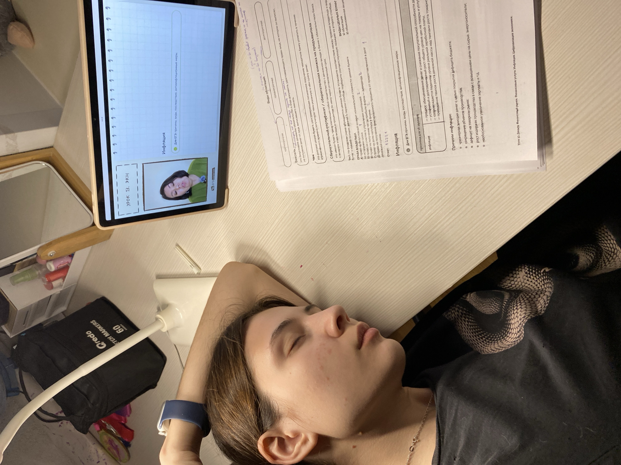 Student studies economics, child plays on windowsill in Votkinsk