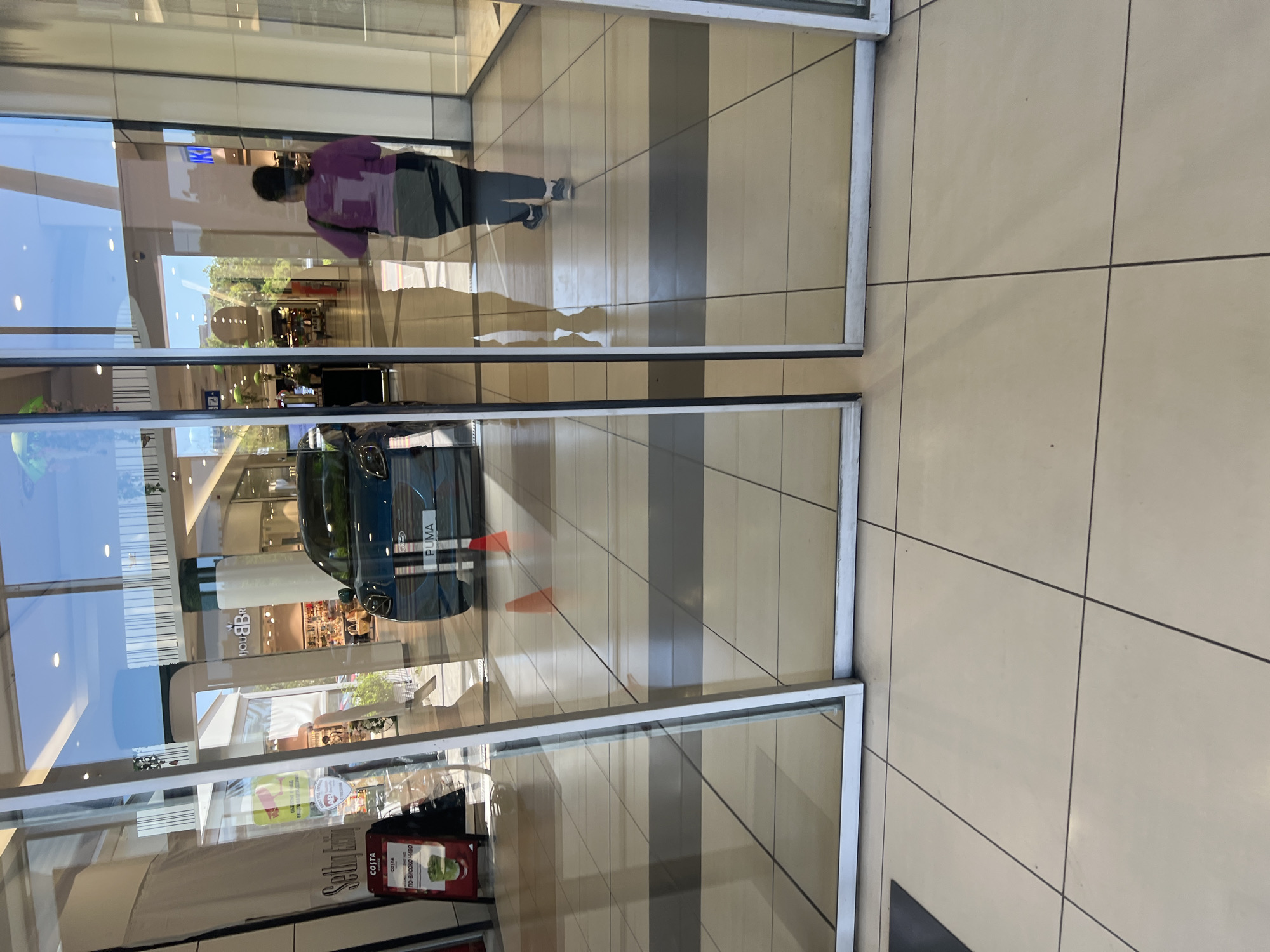 Morning commercial activity documented in Burgas retail district