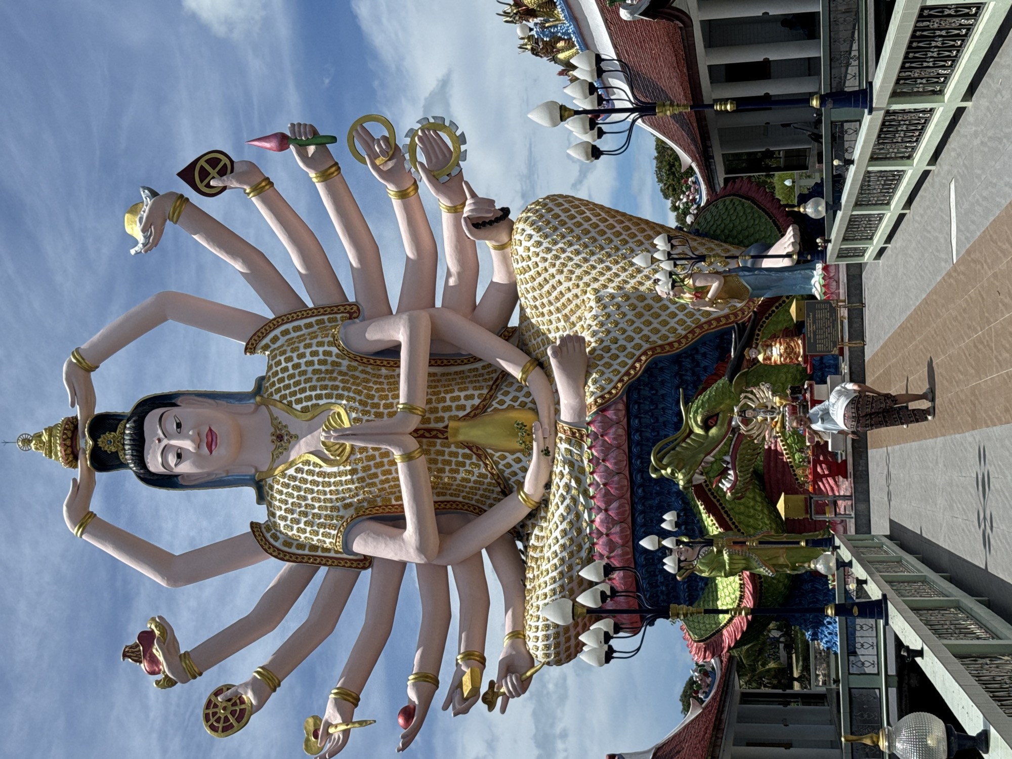 Morning at Wat Plai Laem: statues, wildlife, and temple life