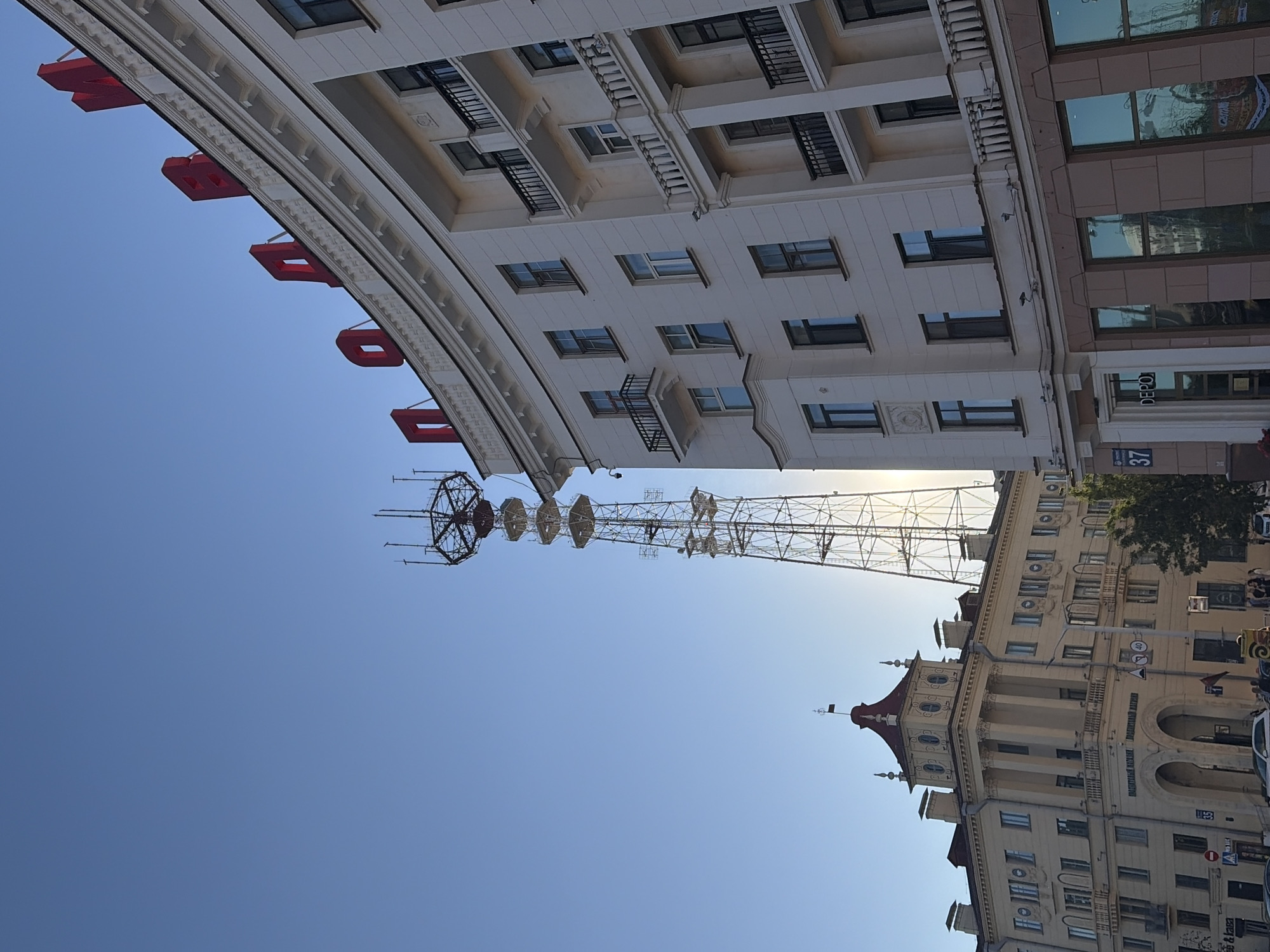 A summer afternoon across central Minsk, architecture to parklife