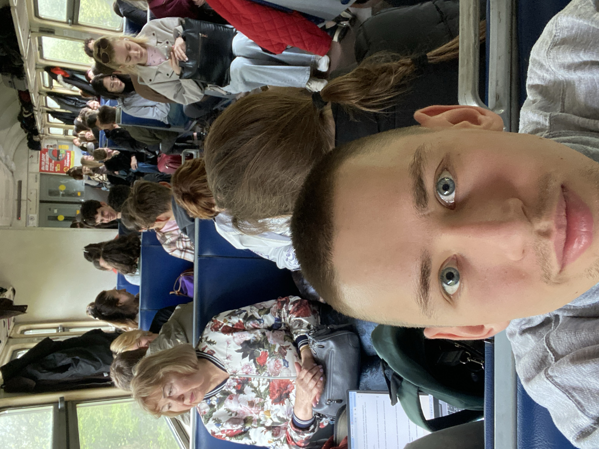 Crowded commuter train observed in Novorossiysk during afternoon hours