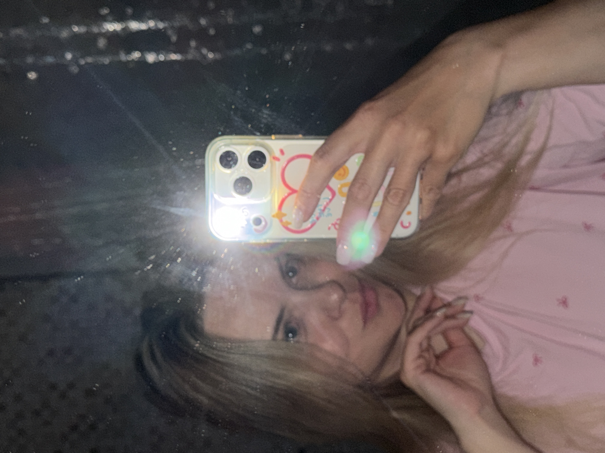 Woman Takes Bathroom Selfies, Dog Naps in Votkinsk Home