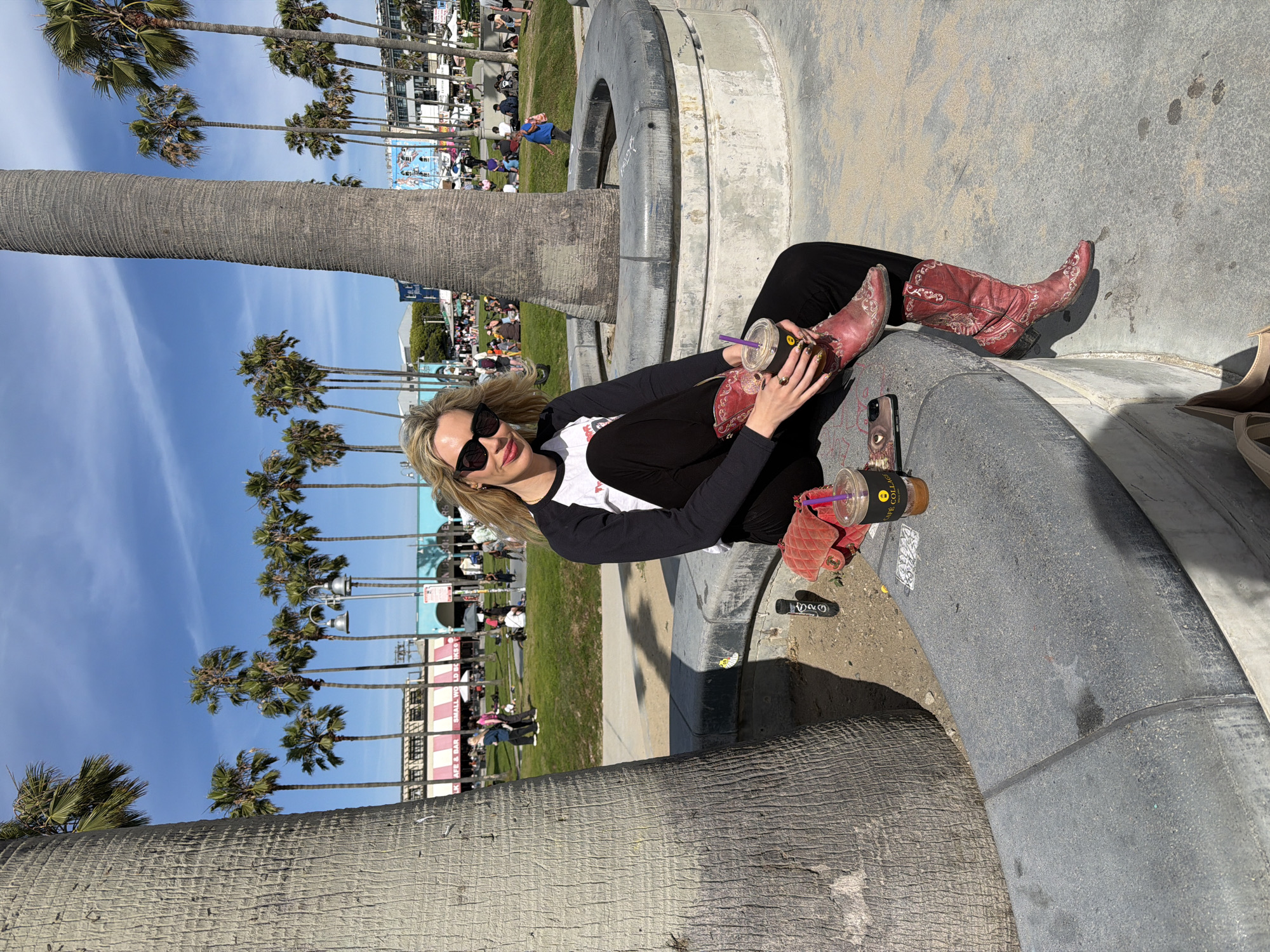 Casual LA moments captured: woman relaxing, Venice streets, souvenir shopping