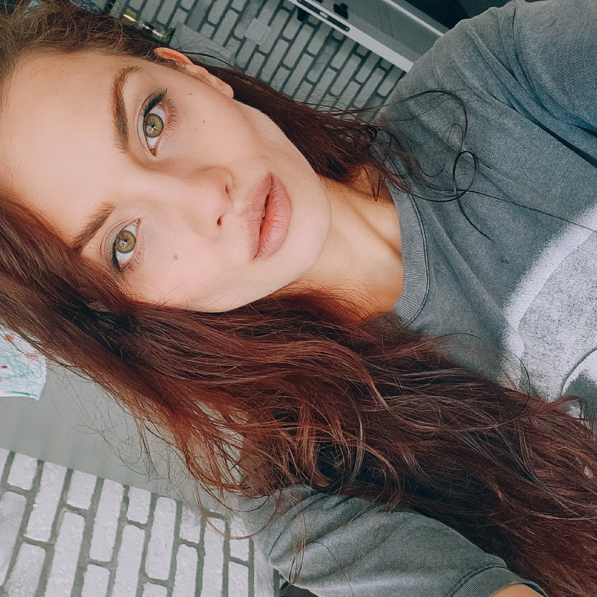 Quick portrait session, two angles, Moscow midday.