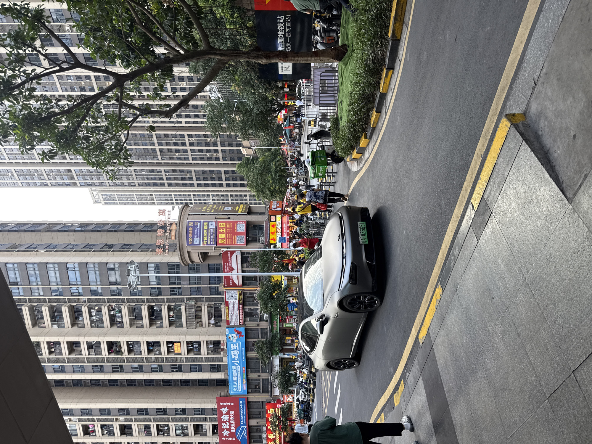 Daily life documented across Haizhu District, Guangzhou morning