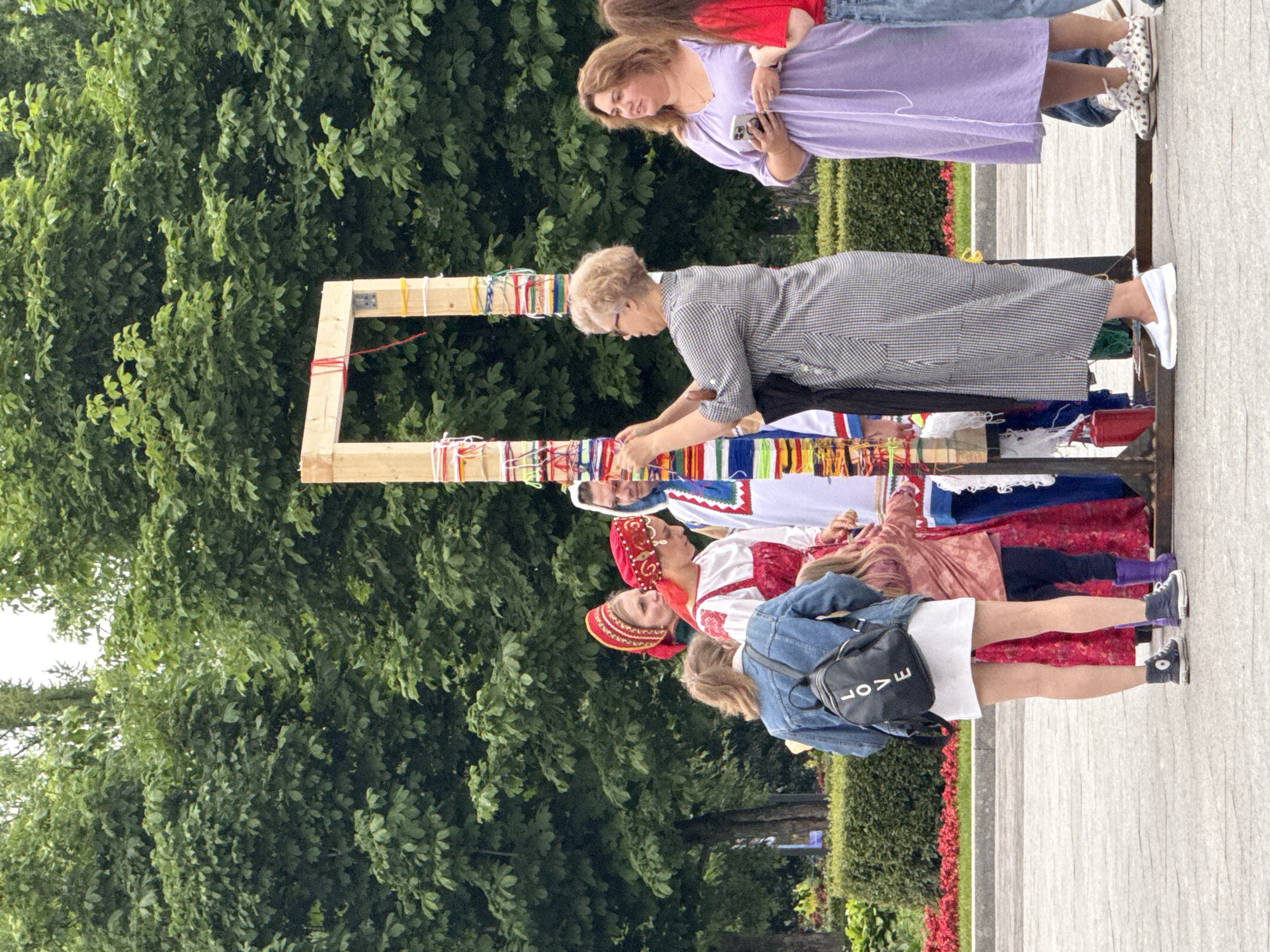 Colorful thread installation draws a crowd in Moscow