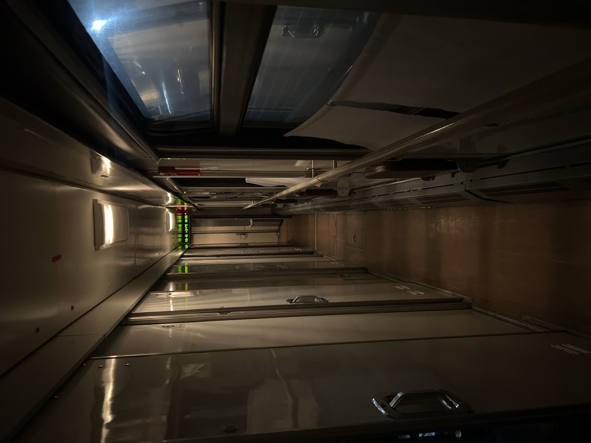Train passenger captures compartment corridor in Krasnoyarsk