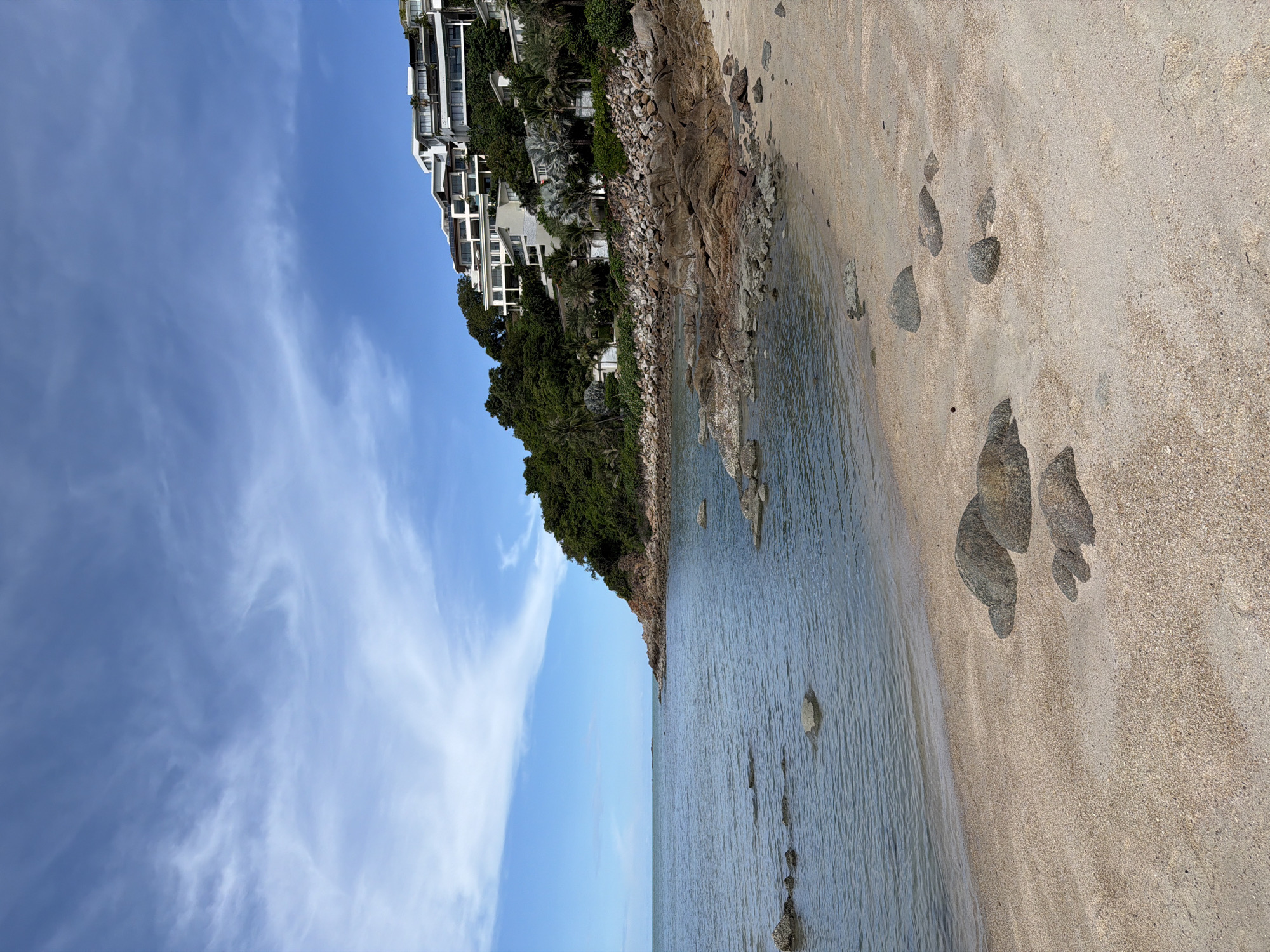 Slow morning coffee and shoreline scenes at Choeng Mon beach