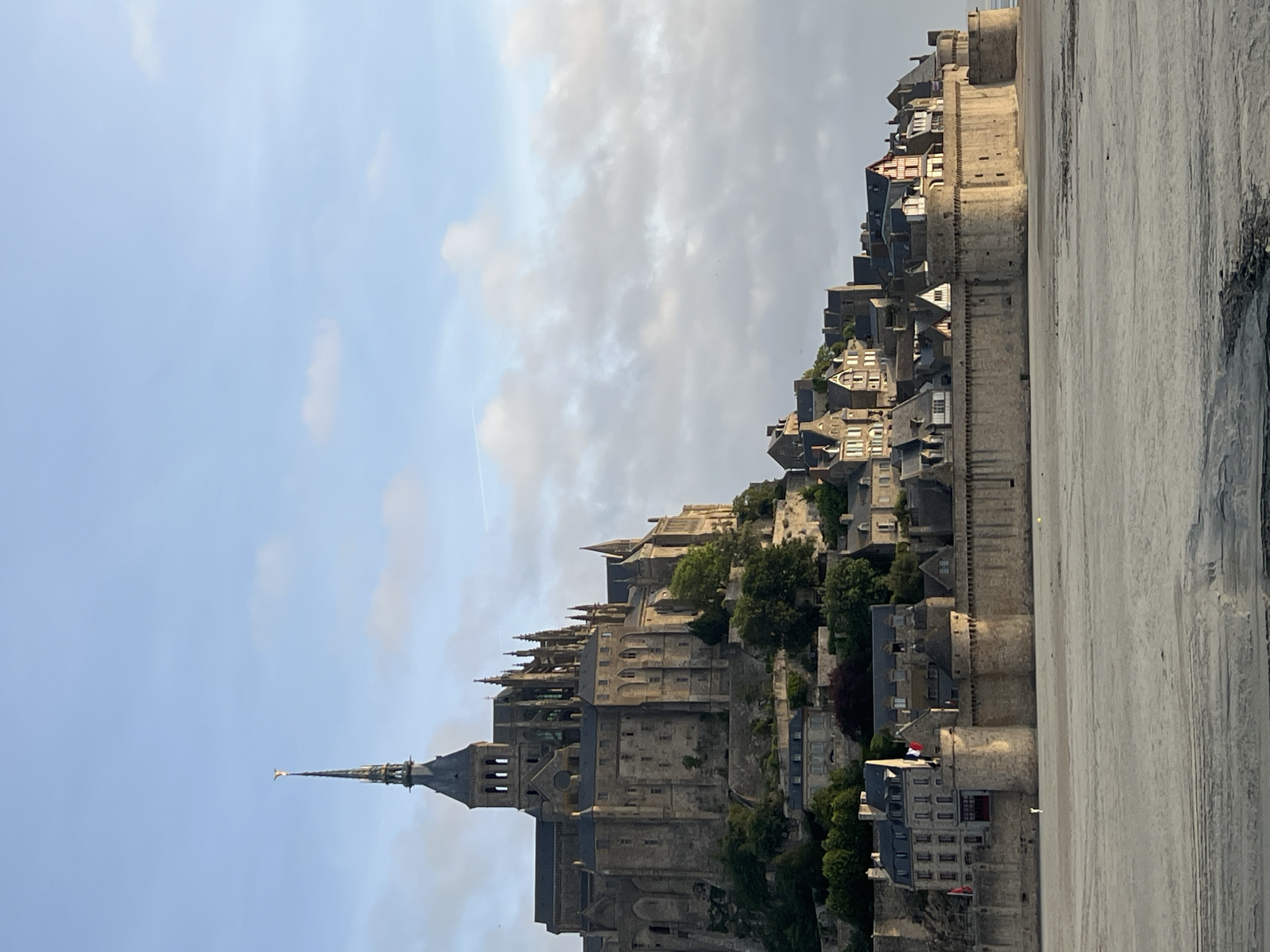 Dawn photography session captures Mont Saint-Michel from multiple angles