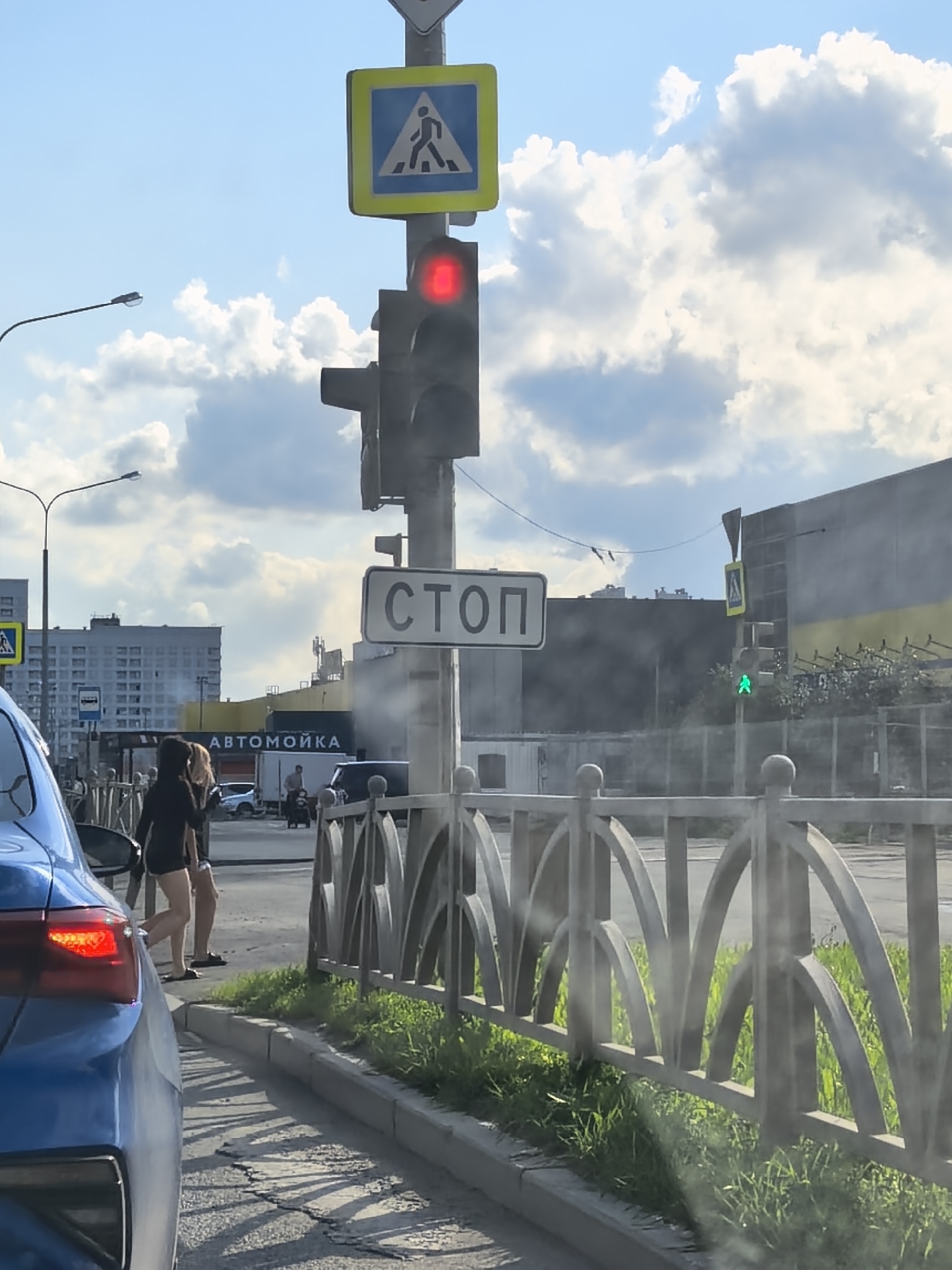 Street-level exploration of a Russian city's roads and residential zones