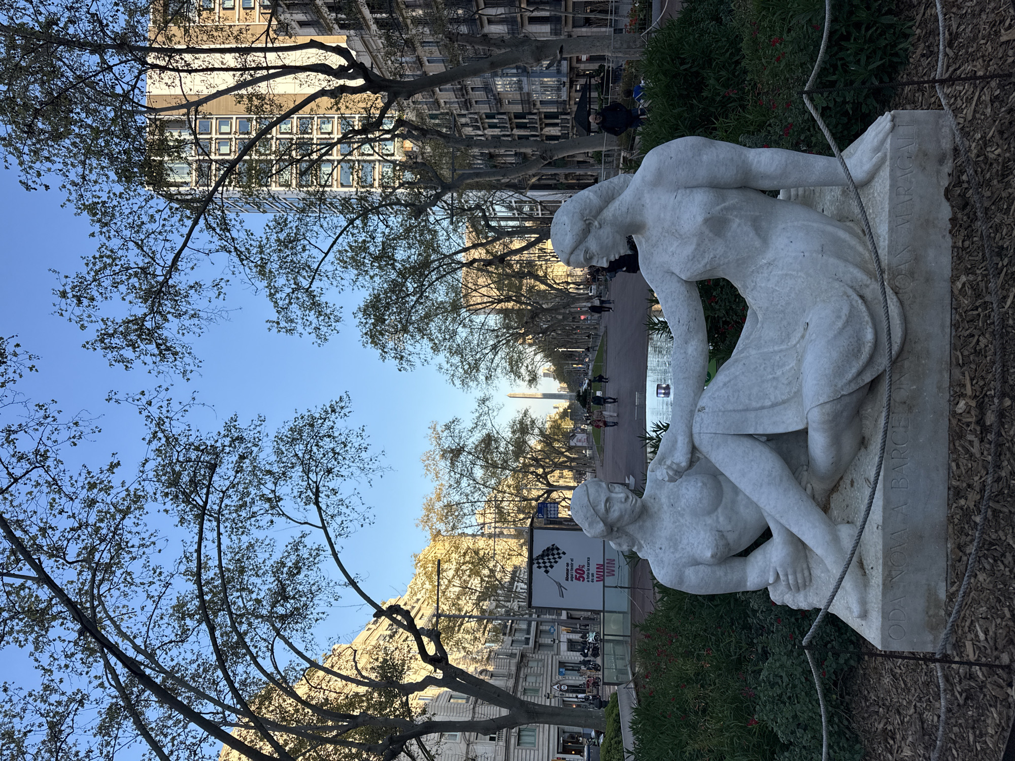 Barcelona street scenes and Maragall sculpture documented by witnesses