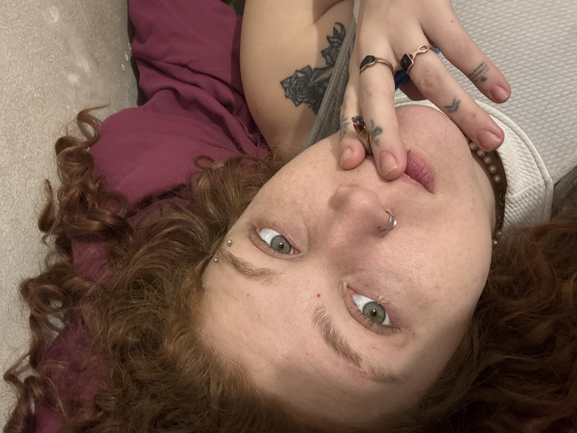 Person documents afternoon selfies and smoothie in Buenos Aires