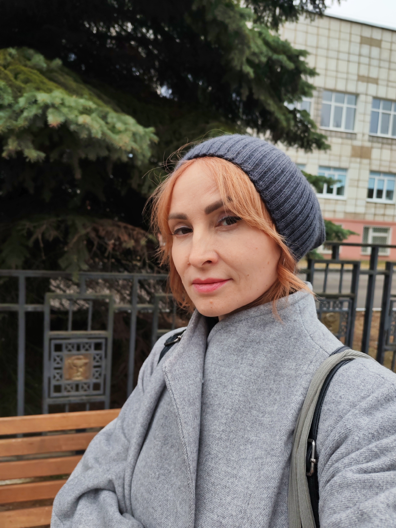 Woman documents morning activities with Russian rubles in Chaikovsky