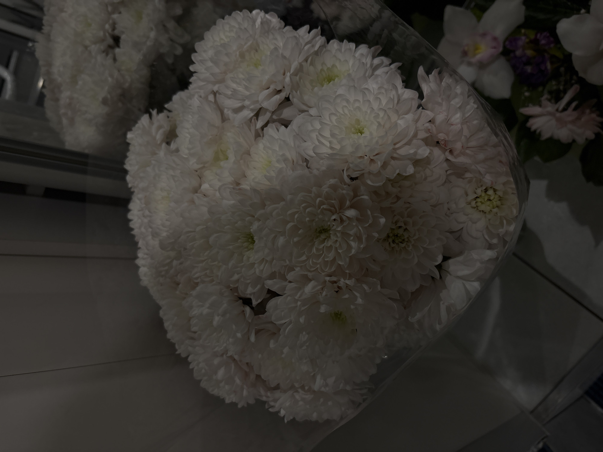 White chrysanthemum bouquet documented in Simferopol