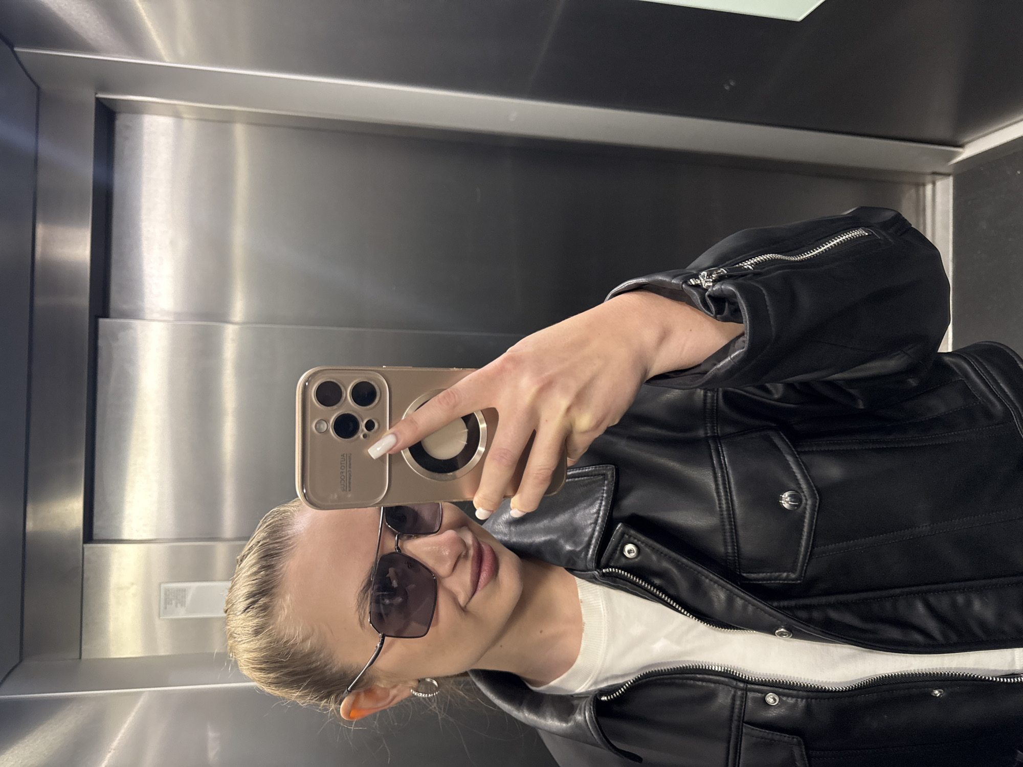 Elevator selfies and stray cat spotted in Budva