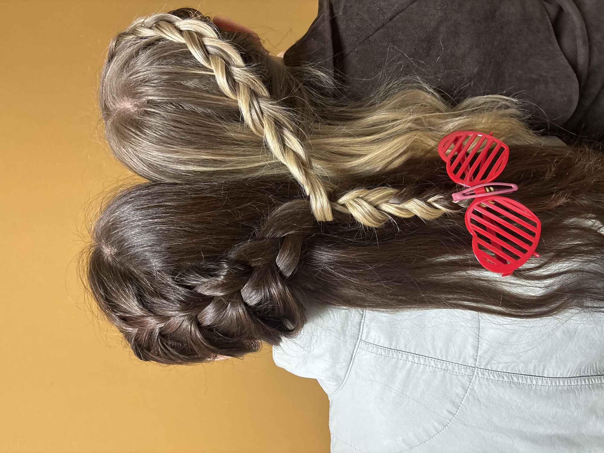 Domestic moments captured in Chaikovsky: hairstyles, cooking, portraits