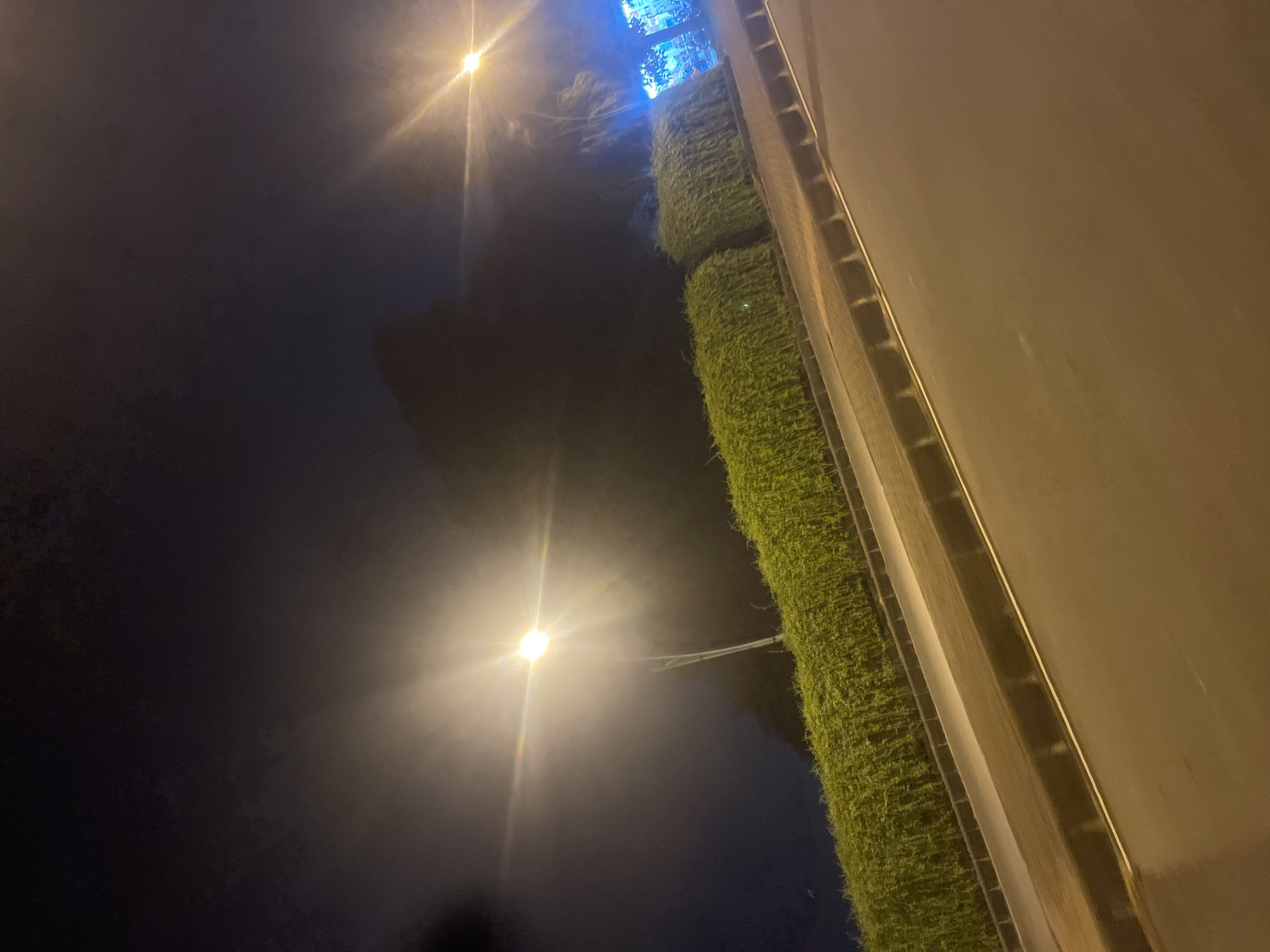 Street light and median road at night in Entalsewu