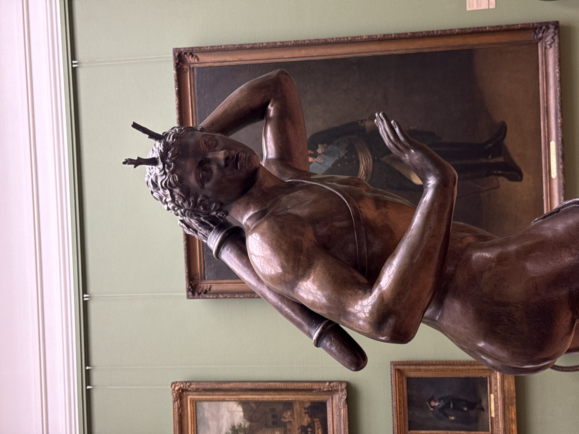 Morning snapshots capture everyday Moscow life across museums and streets