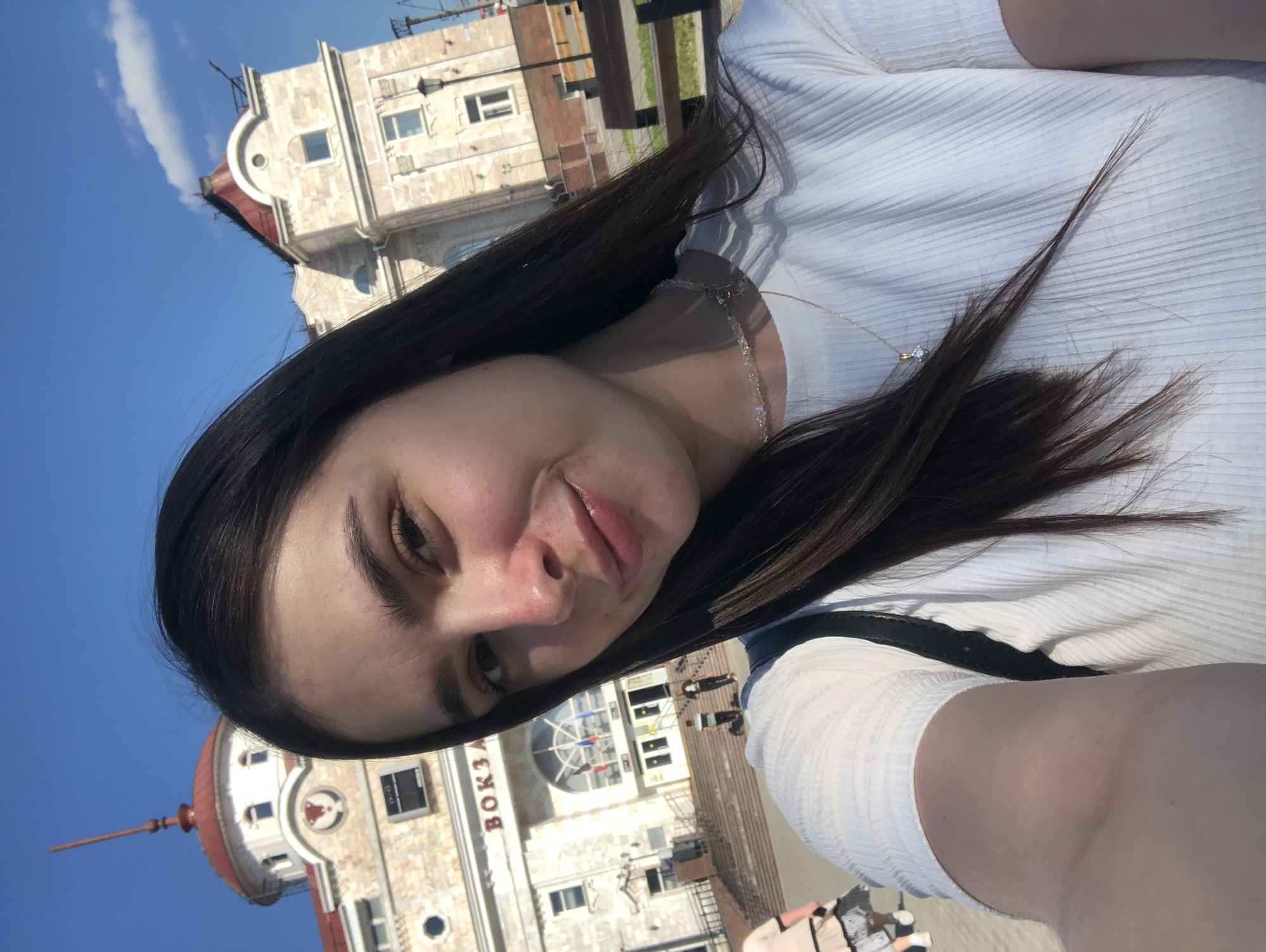 Sunny afternoon selfies and a manicure close-up in Izhevsk