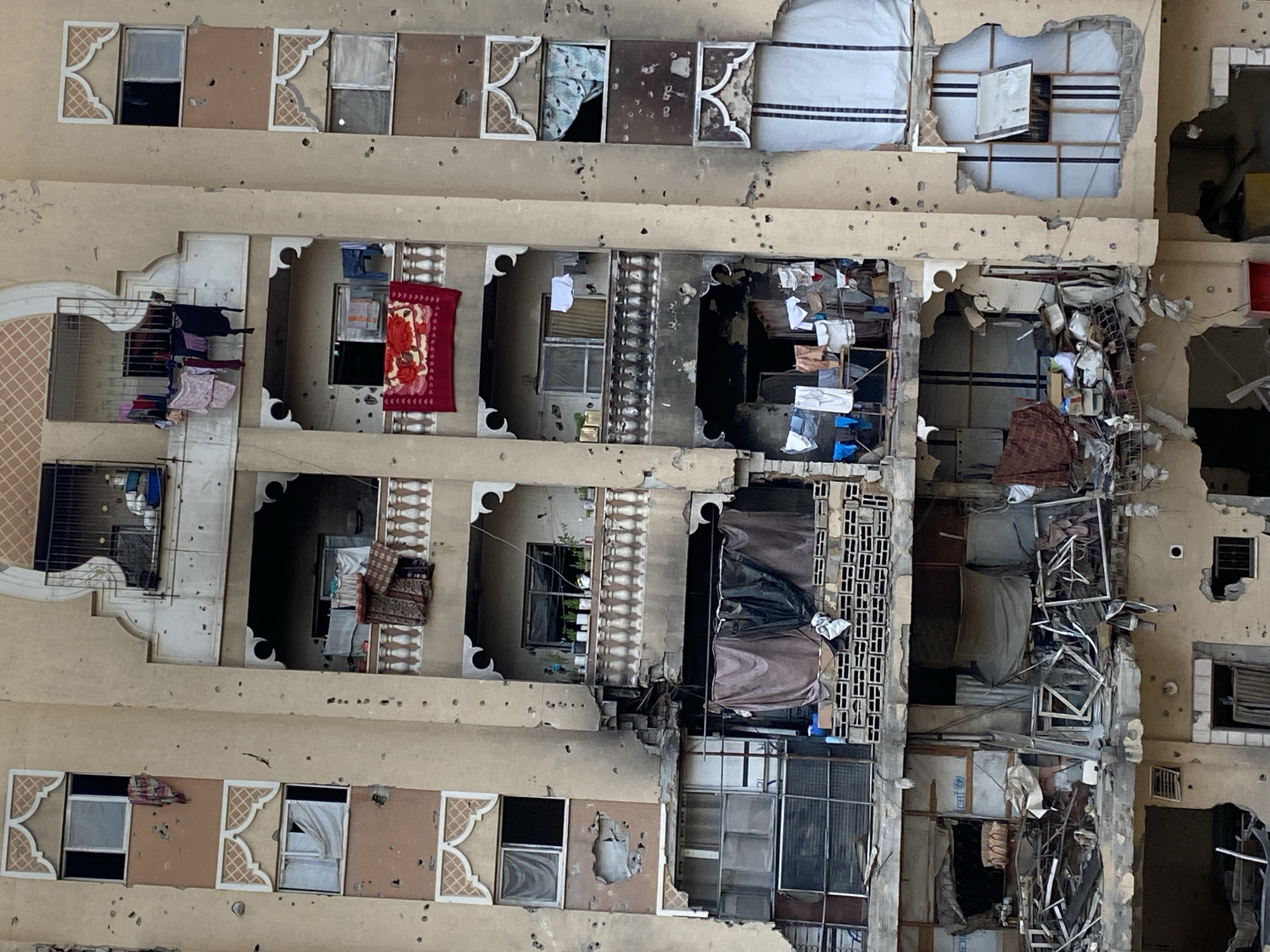 Widespread building destruction and displacement in Khan Yunis