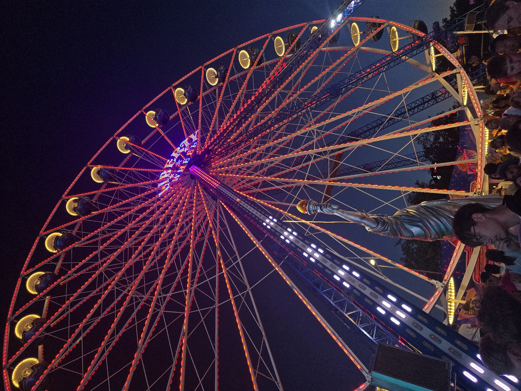 Wiesbaden funfair lights up the night