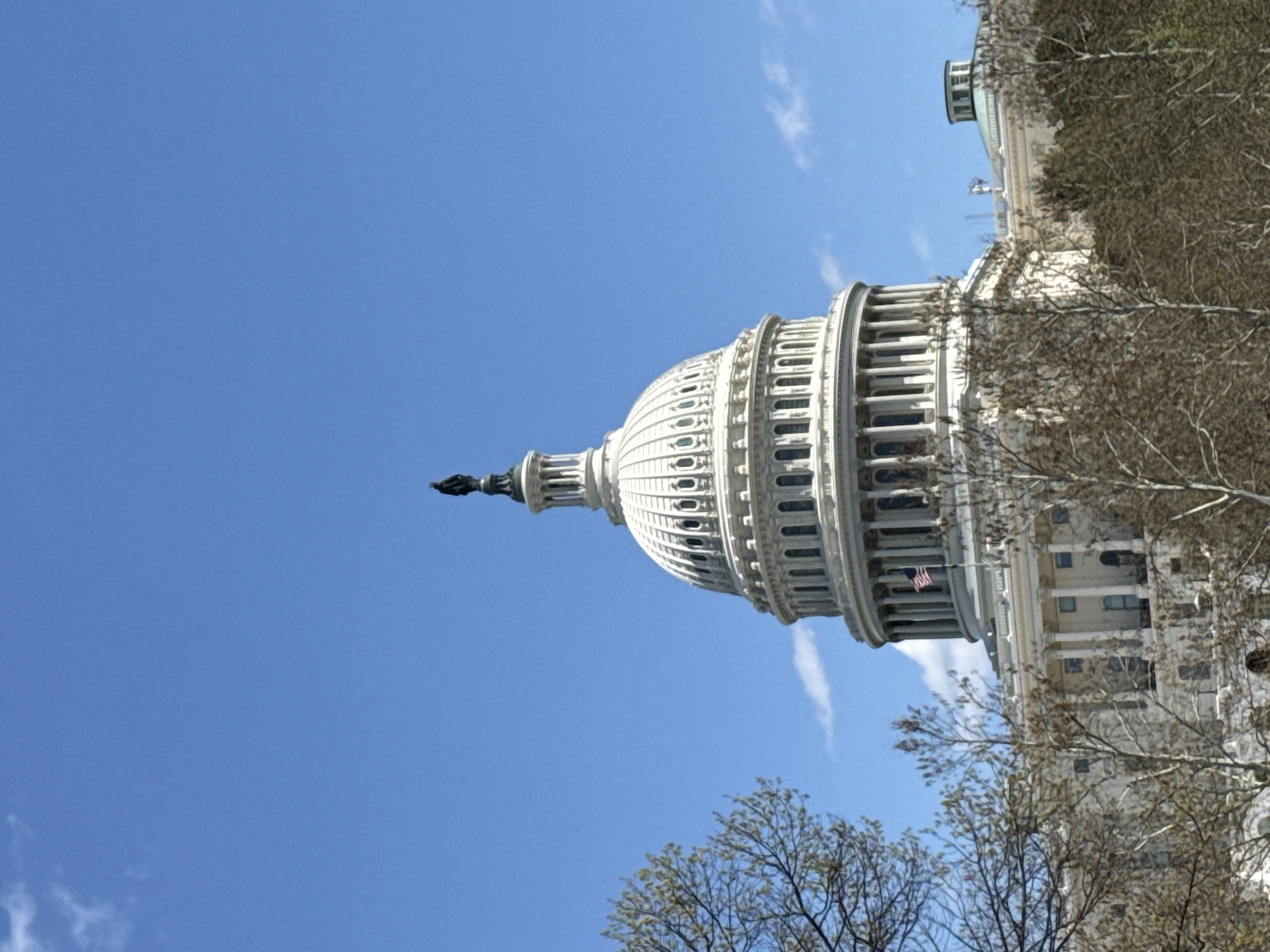 Clear skies over U.S. Capitol on spring afternoon