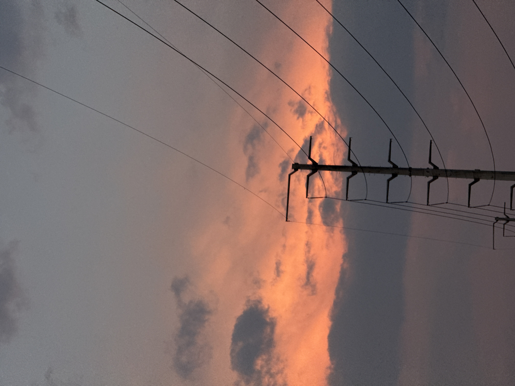 Distinctive striated clouds observed over Cholula, Mexico