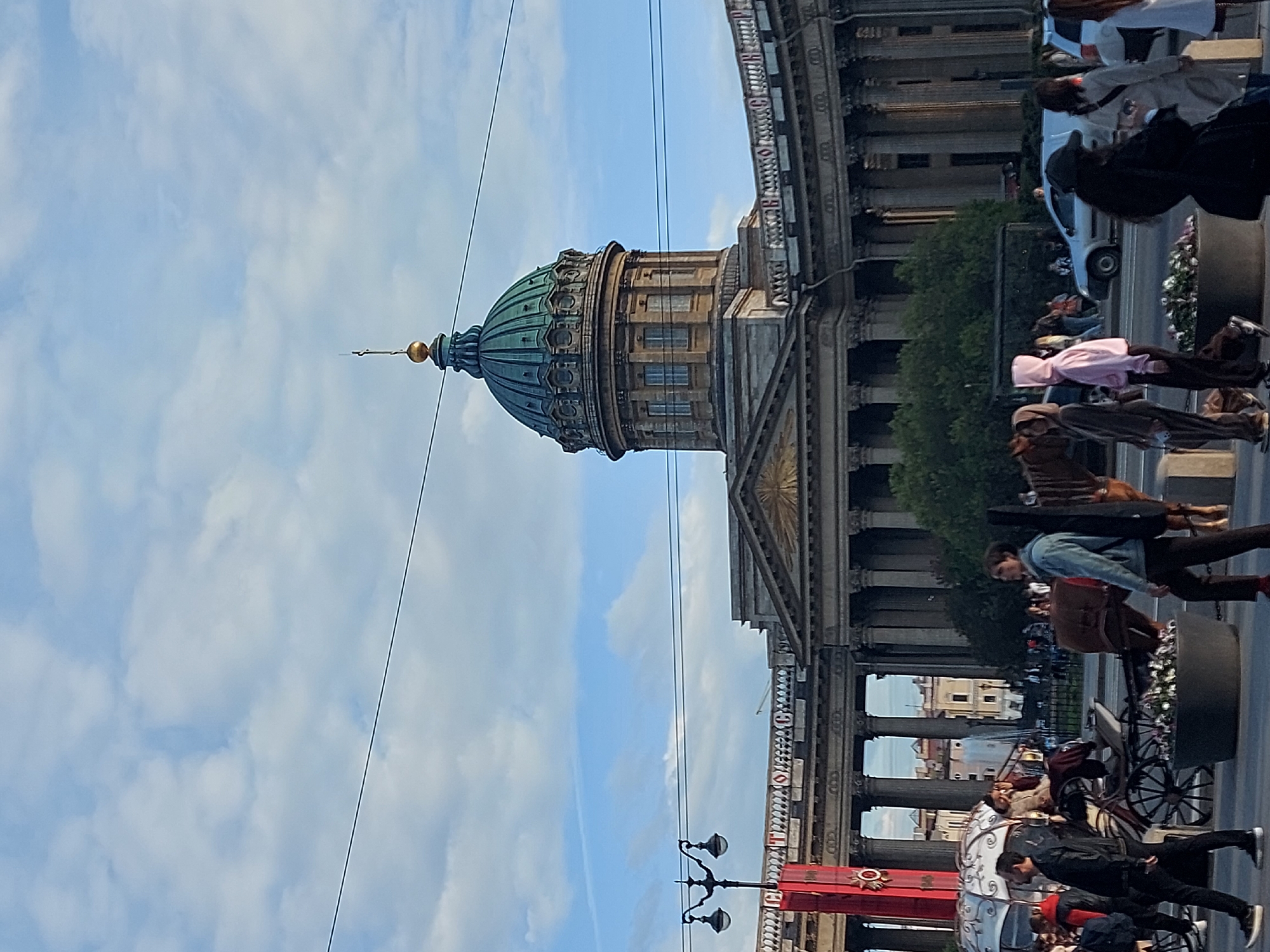 Afternoon stroll through Saint Petersburg captures cathedral, streets, motorcycles