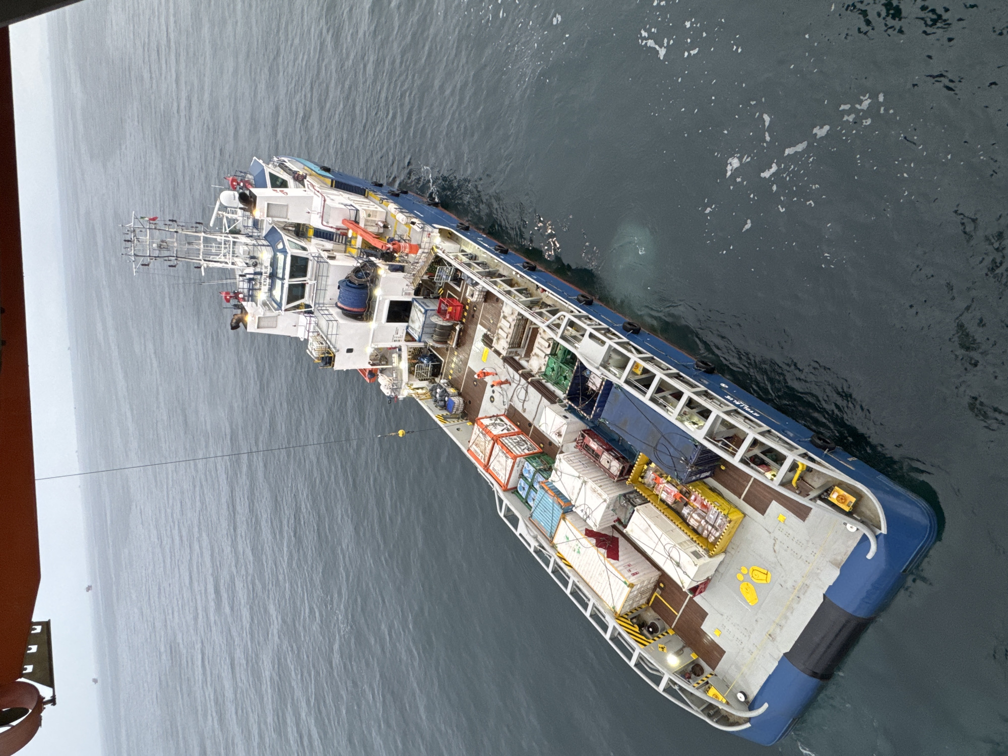 Supply vessel conducts cargo operations in Italian waters