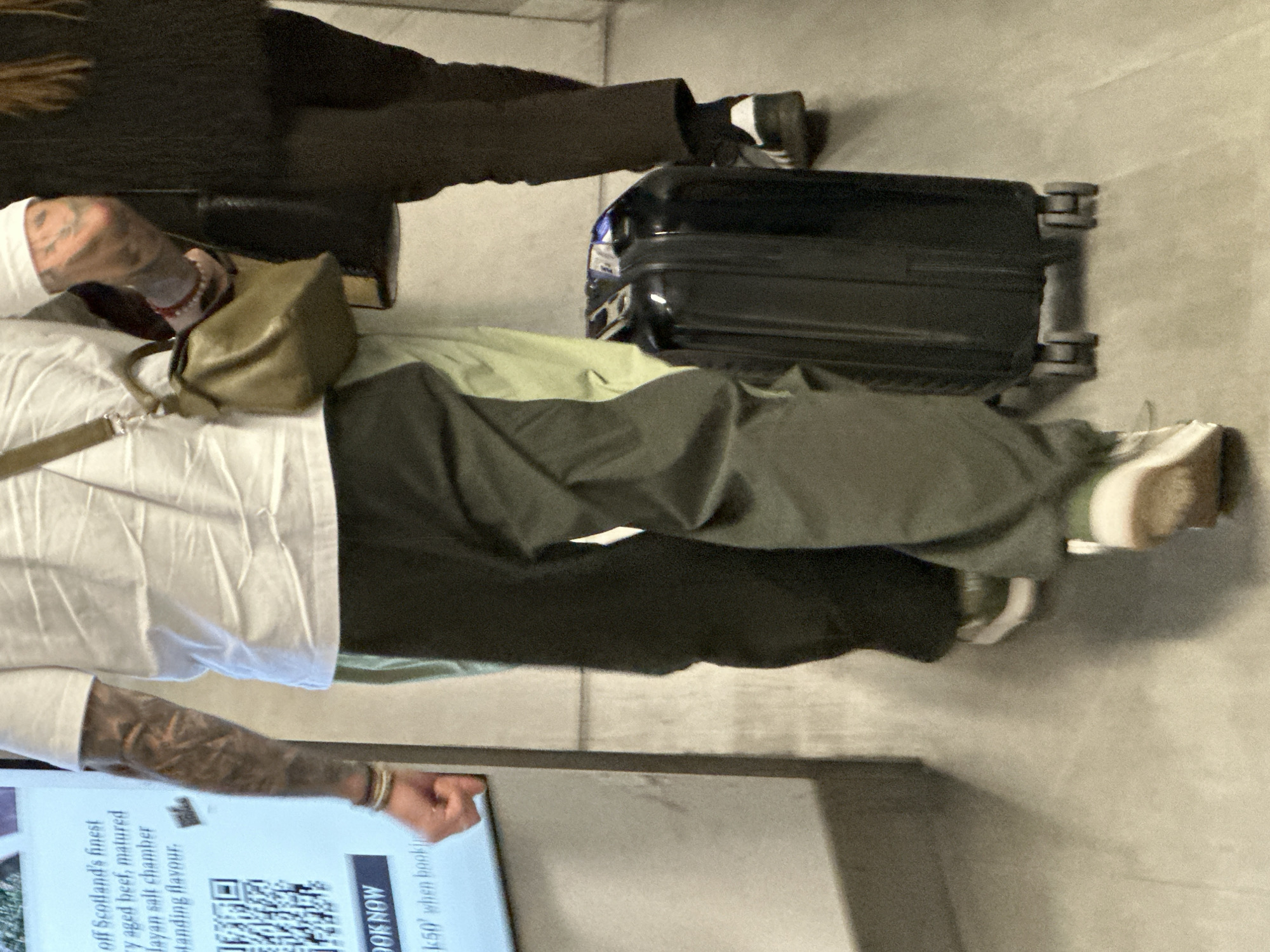 Passenger documents flight arrival experience in London