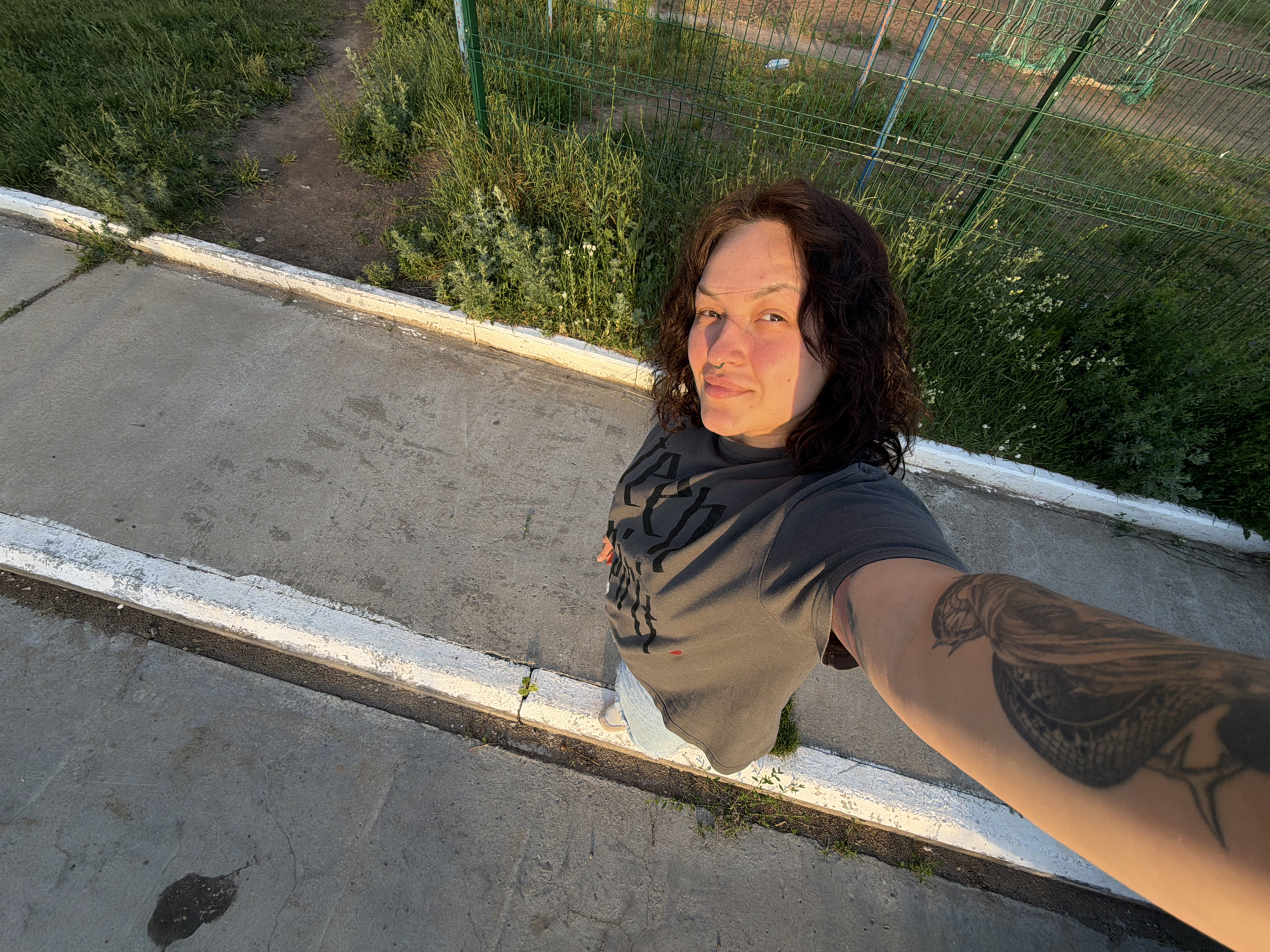 Evening snapshots around Chaikovsky: flowers, car work, sunset walks