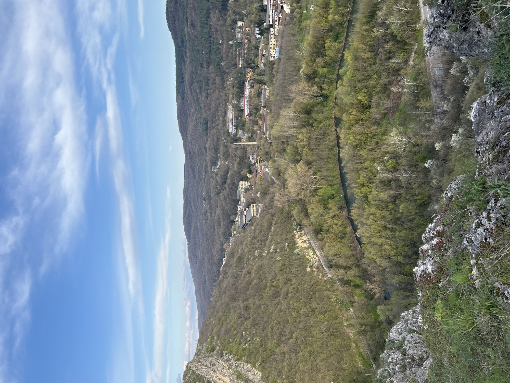 Tourist captures scenic clifftop views of Veliko Tarnovo valley