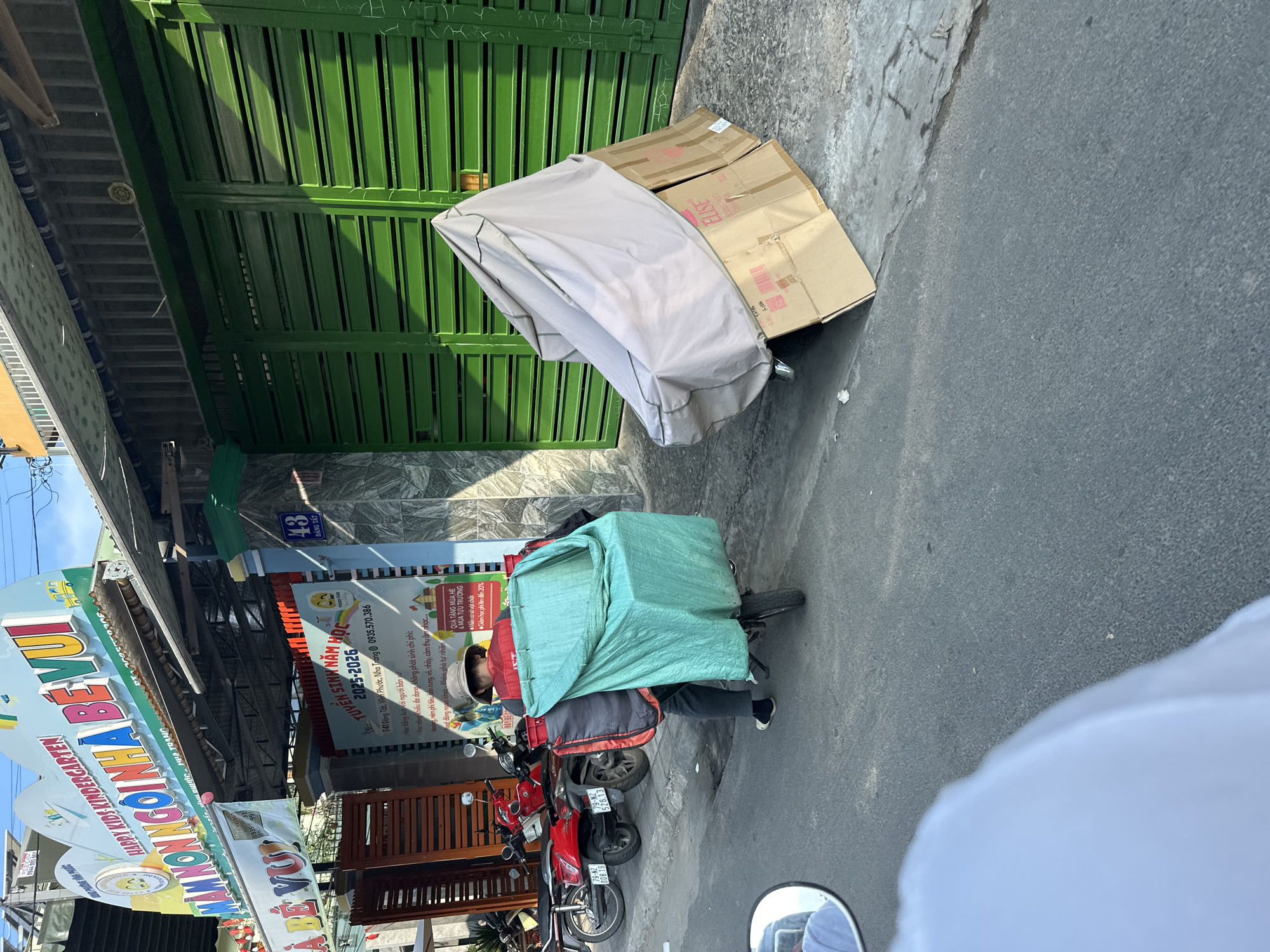 Morning street life documented in Bac Nha Trang Ward
