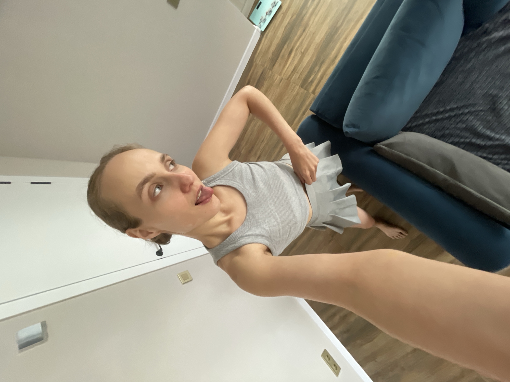Casual home selfie session across rooms in Подшивалово
