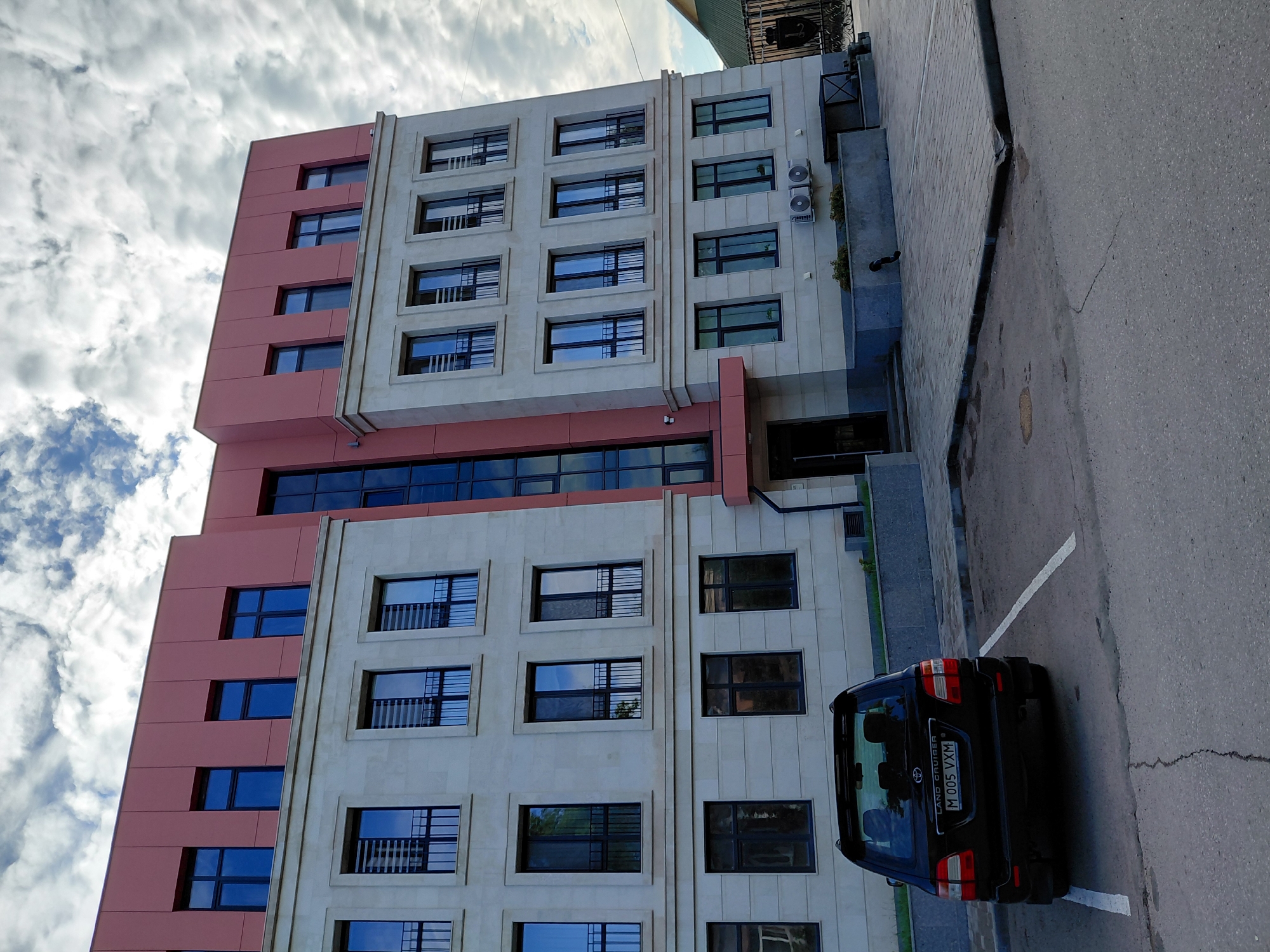 Street-level snapshots of Karaganda's urban fabric on a cloudy day